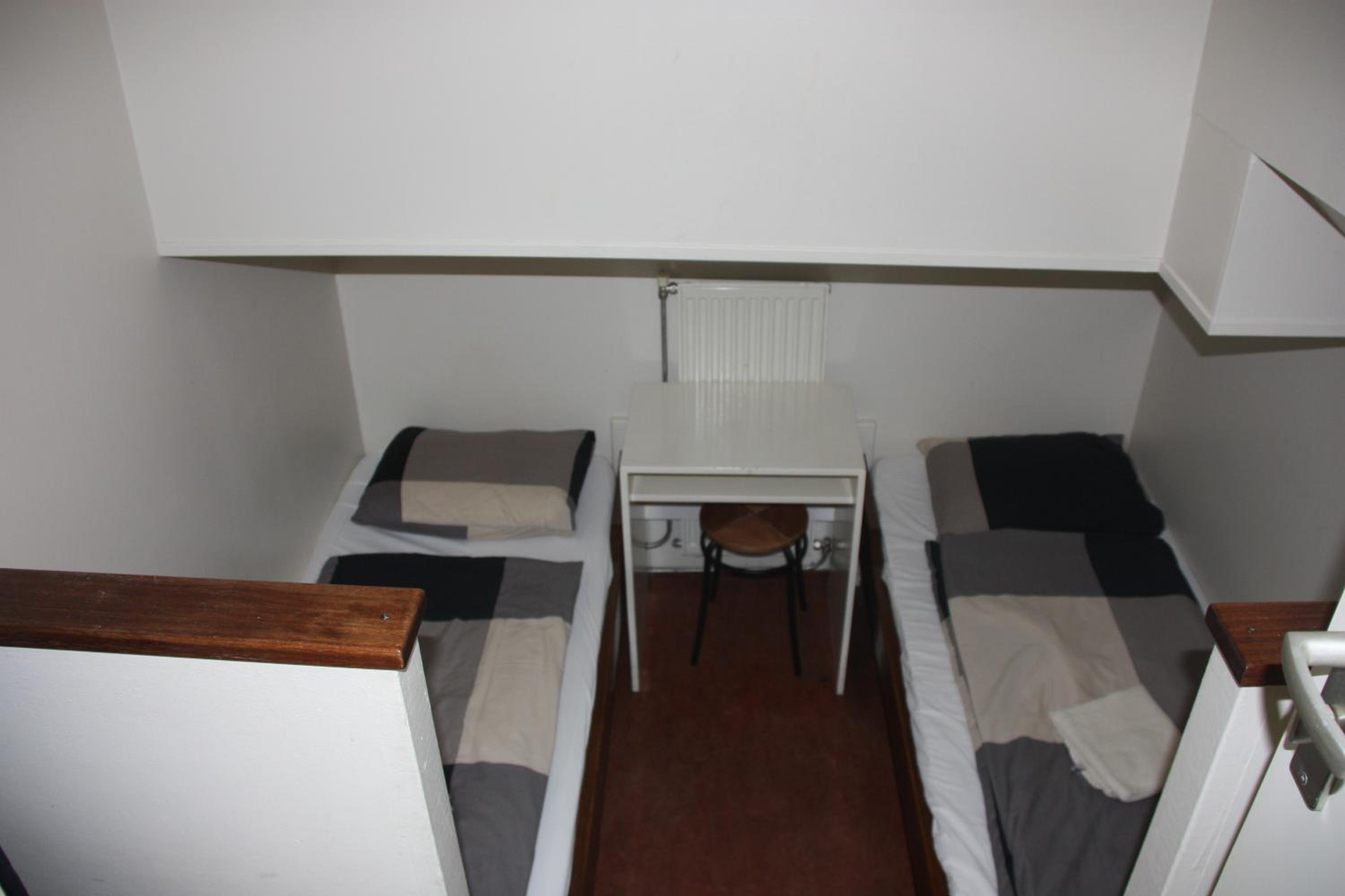 Cabin on Boat (2 Adults) photo 3