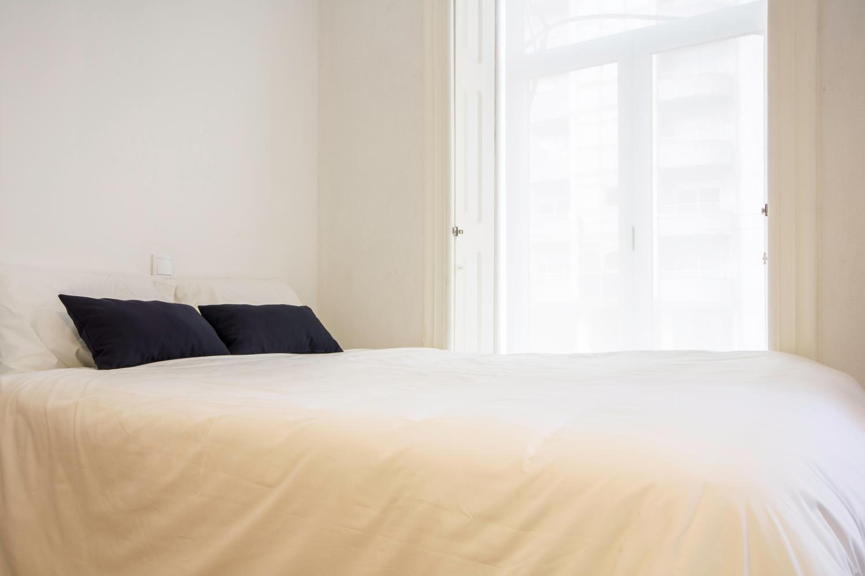 Loft with City View - Photo 4