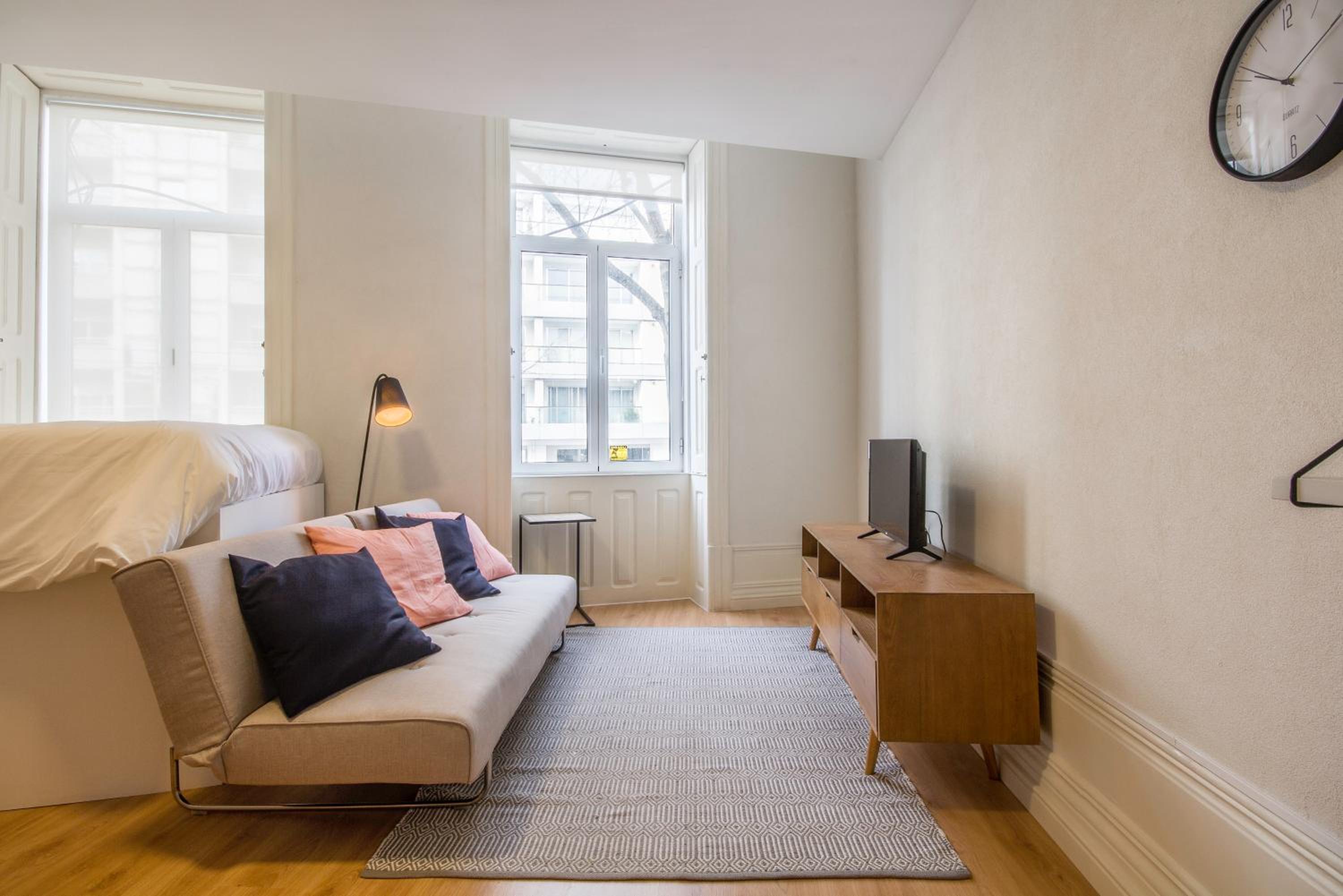 Loft with City View - Photo 1