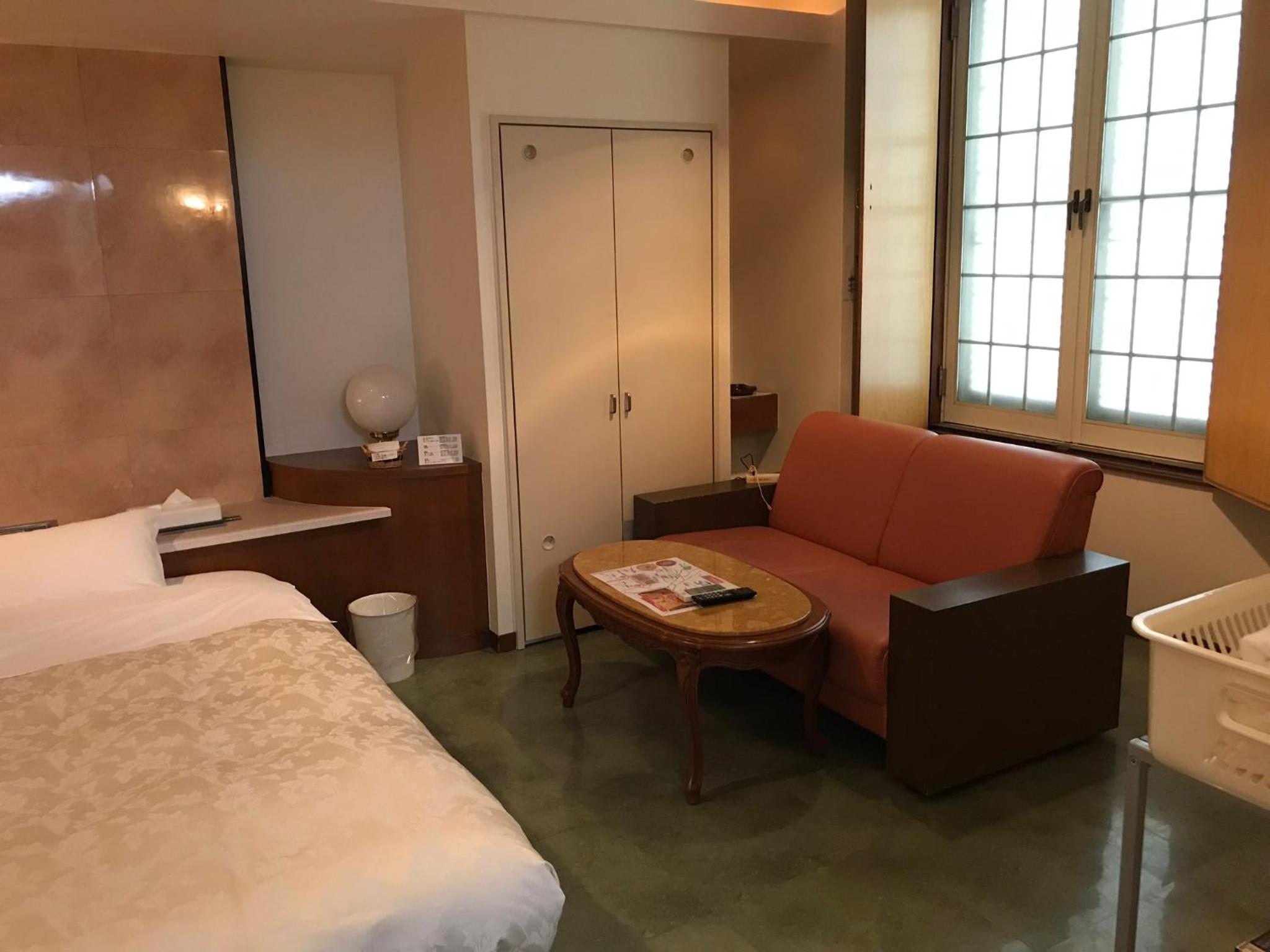 Standard Double Room - Non-Smoking - Photo 9