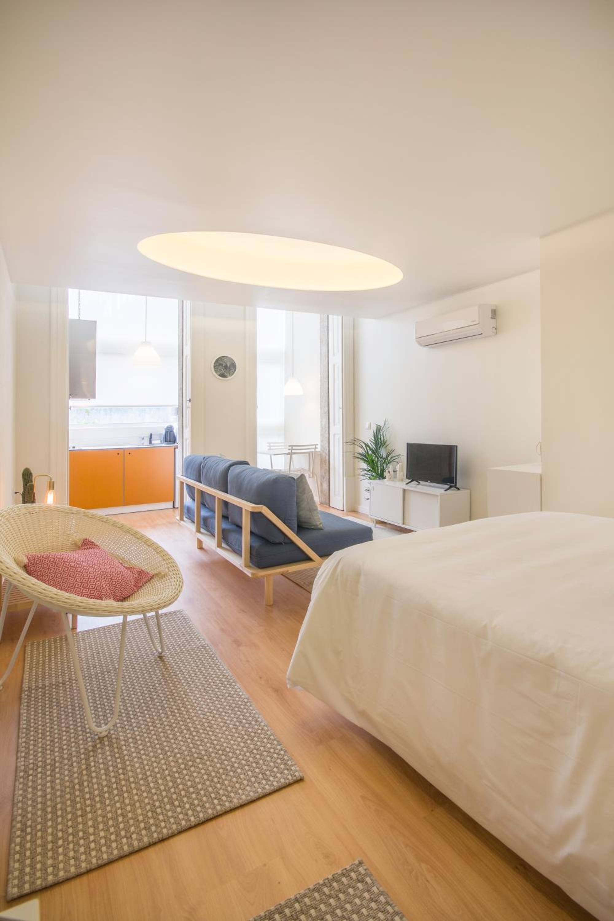 Deluxe Studio Apartment