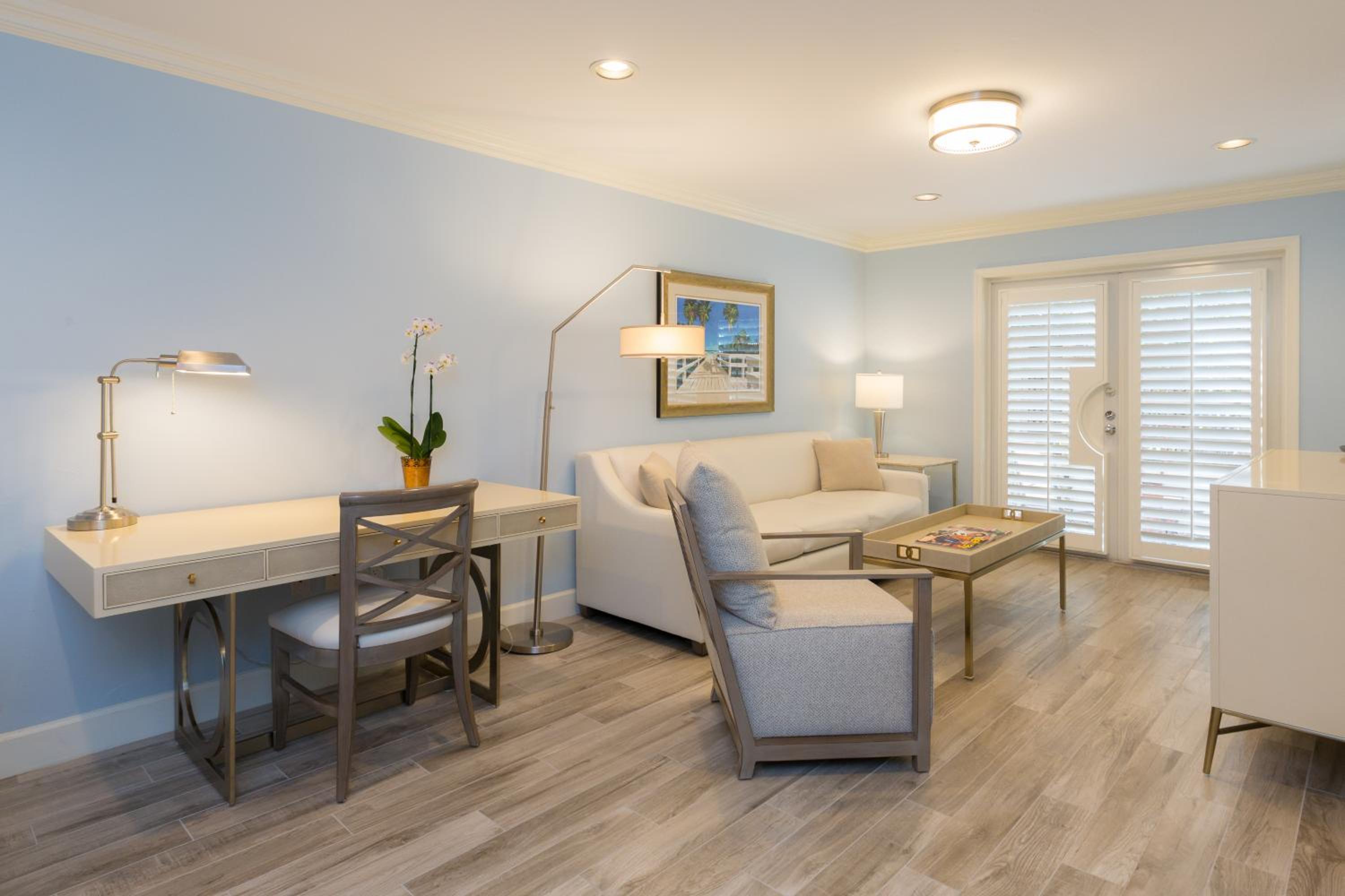 One-Bedroom Suite - Photo 4
