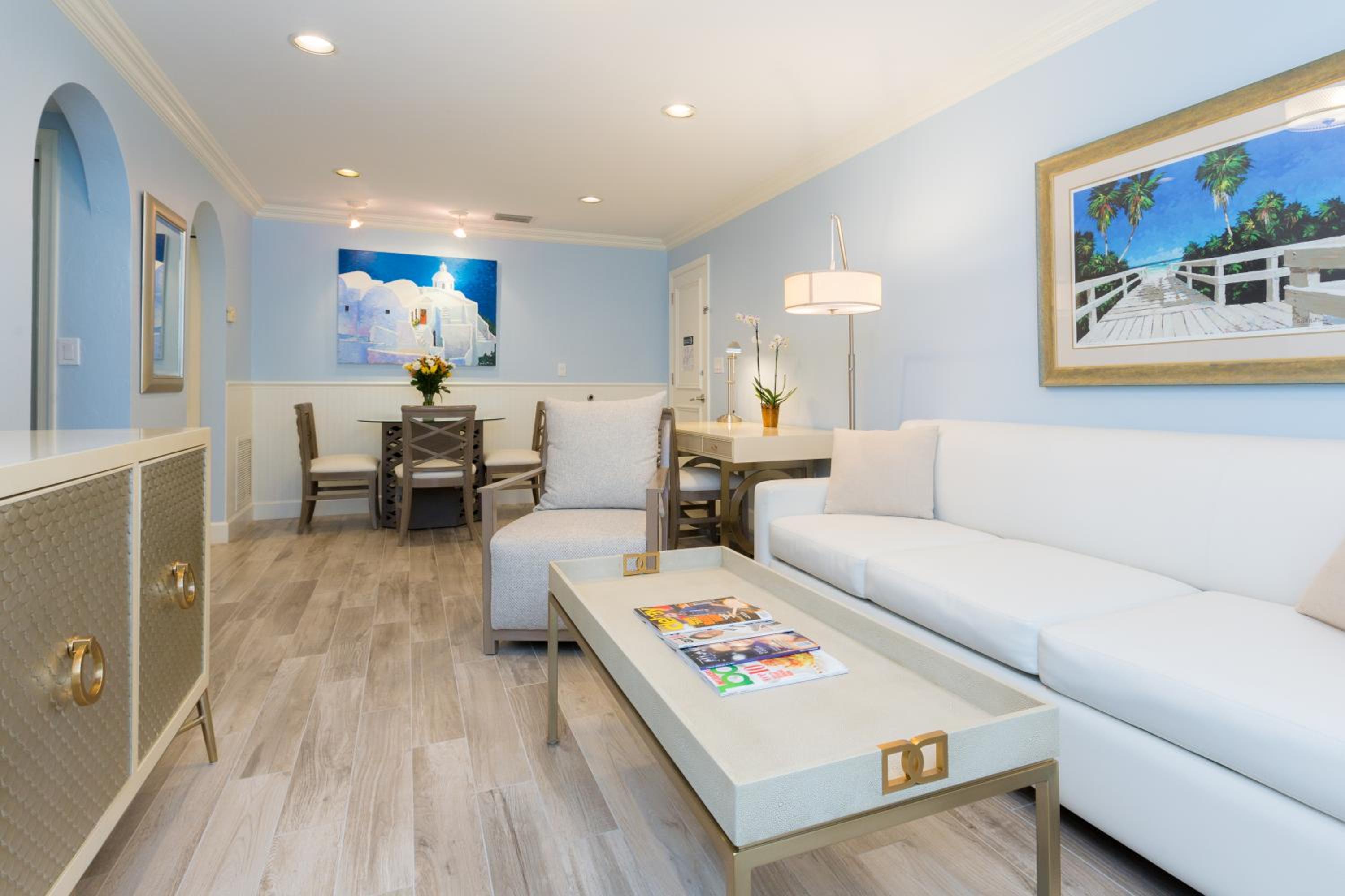 One-Bedroom Suite - Photo 2