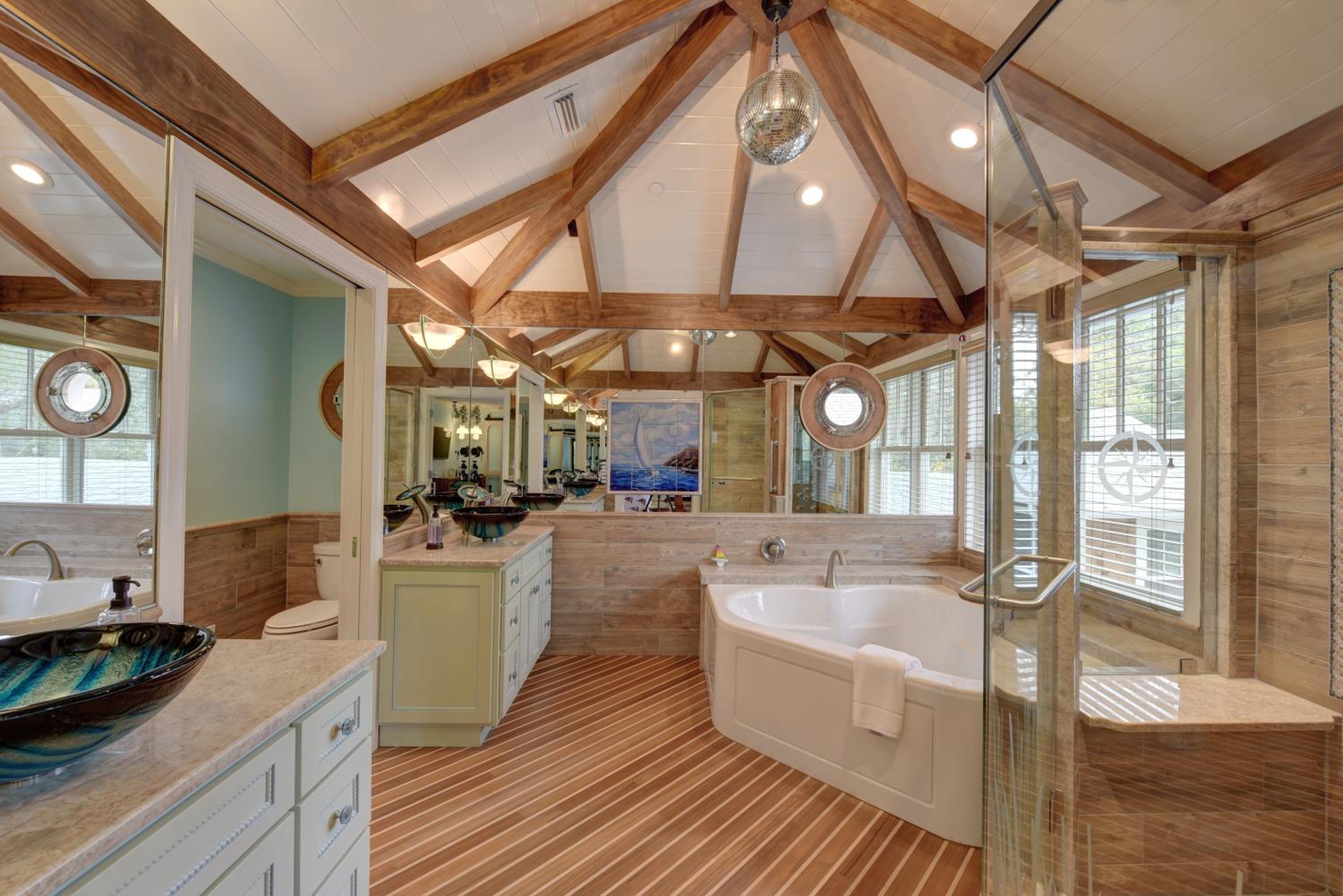 Suite with Spa Bath photo 2