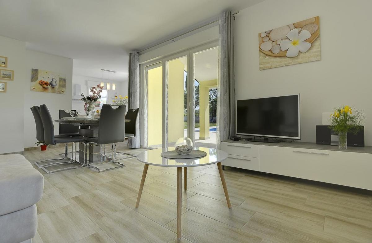 Three-Bedroom Vacation Home  photo 1