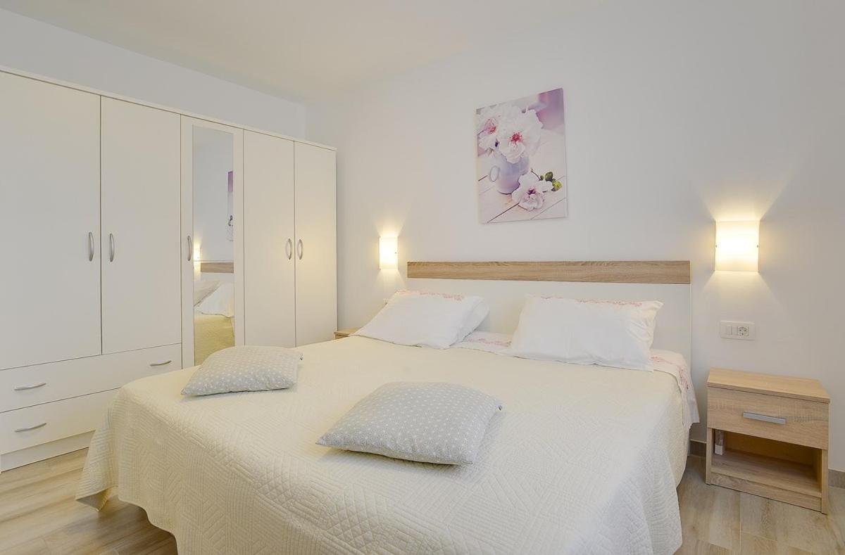Three-Bedroom Vacation Home  photo 3