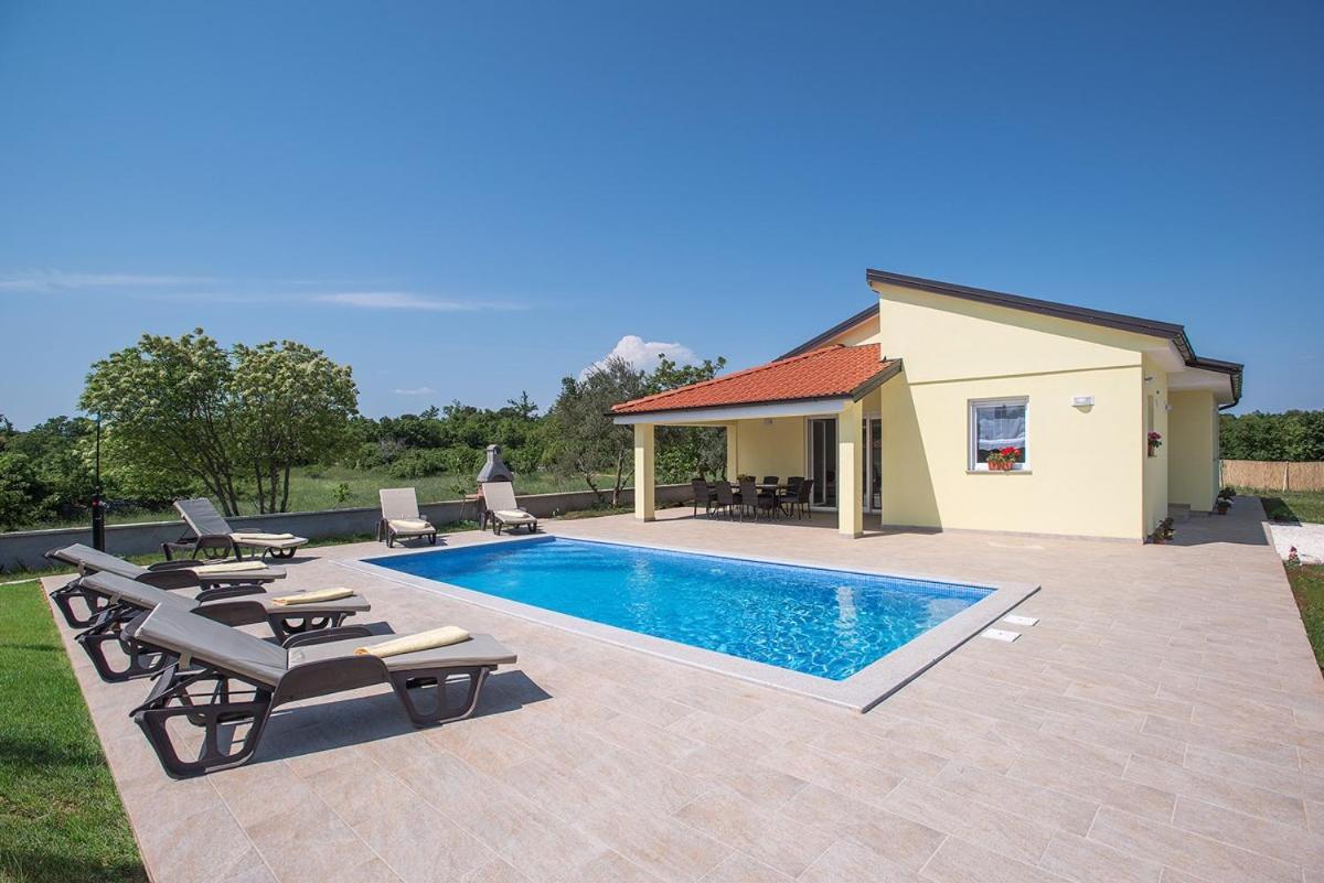 Three-Bedroom Vacation Home  photo 2