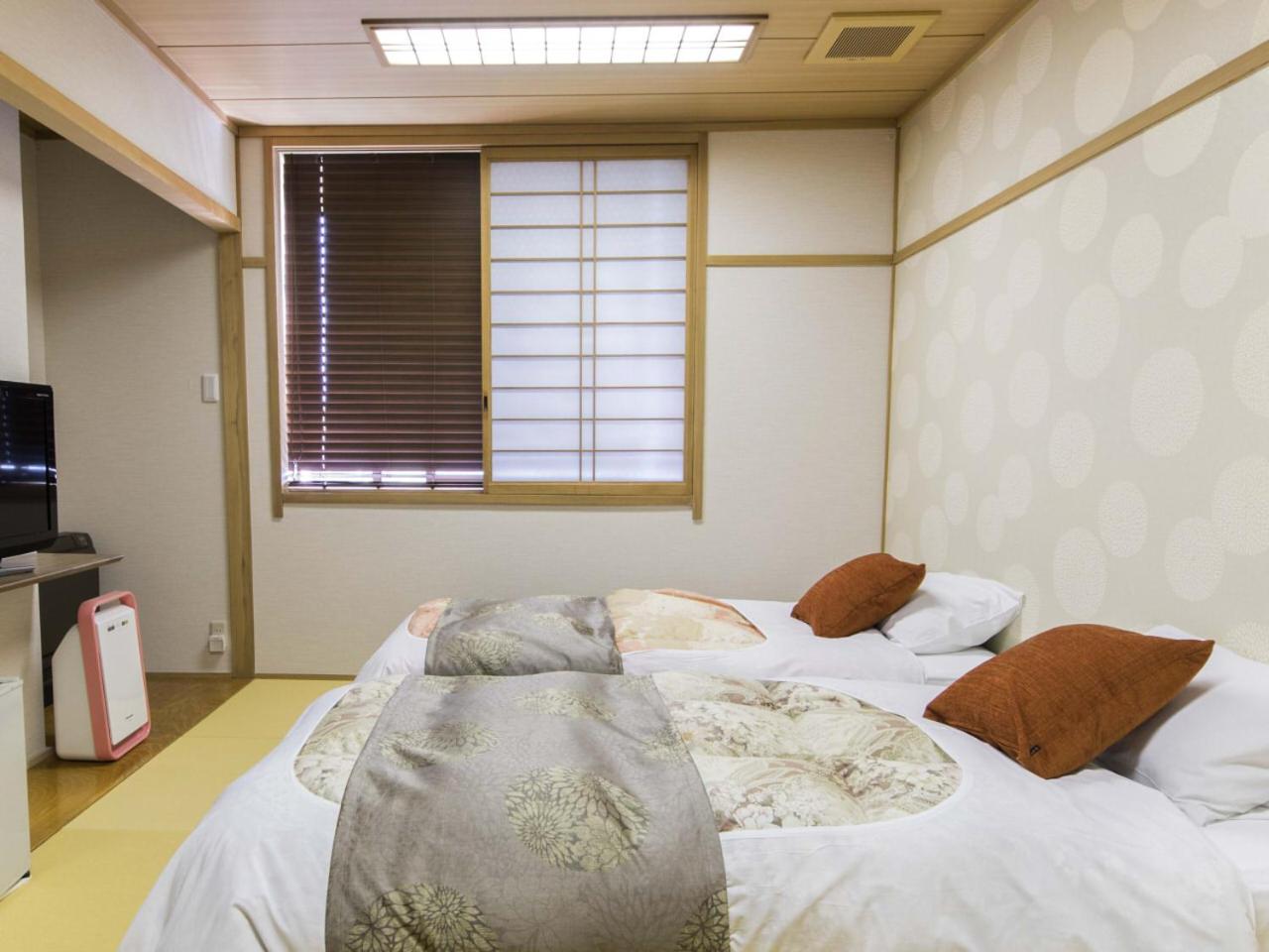 Twin Room with Tatami Area - Breakfast Included - Non-Smoking photo 2