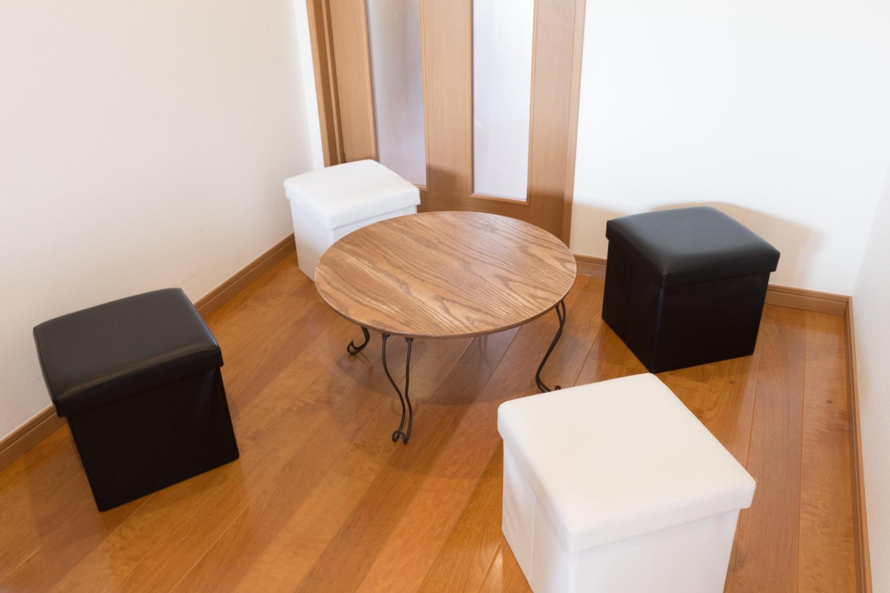 Economy Triple Room photo 2