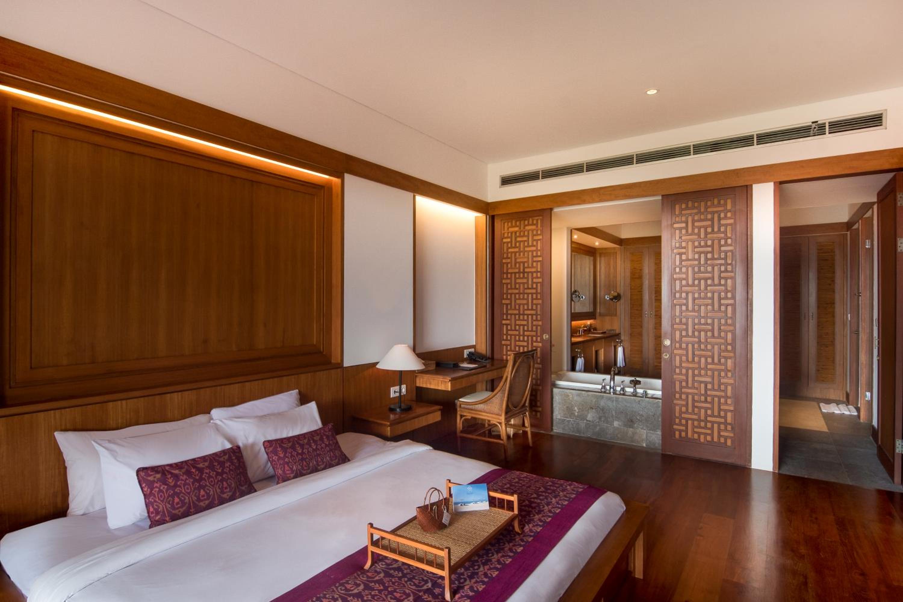 Two-Bedroom Garden View Family Suite