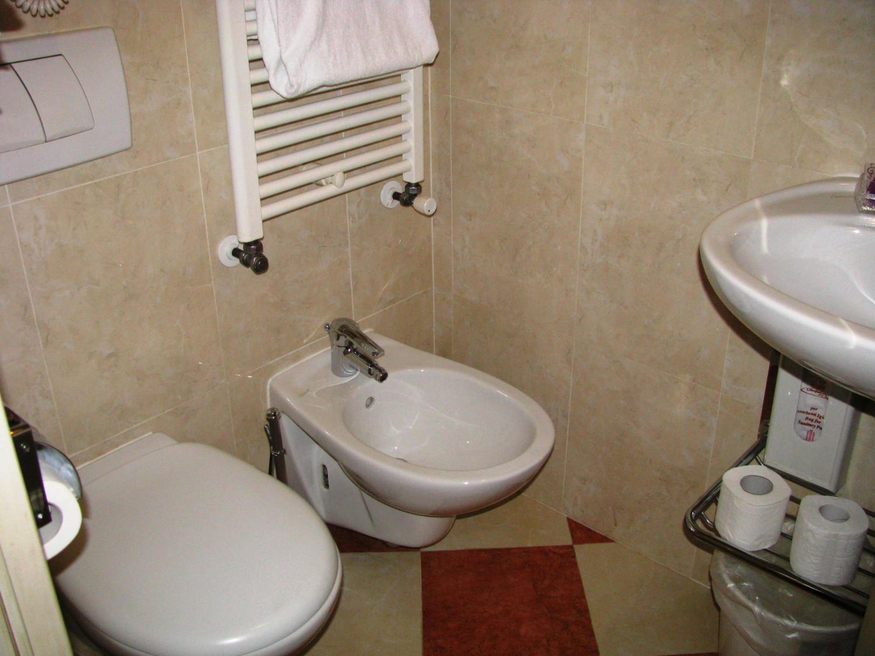 Single Room photo 3