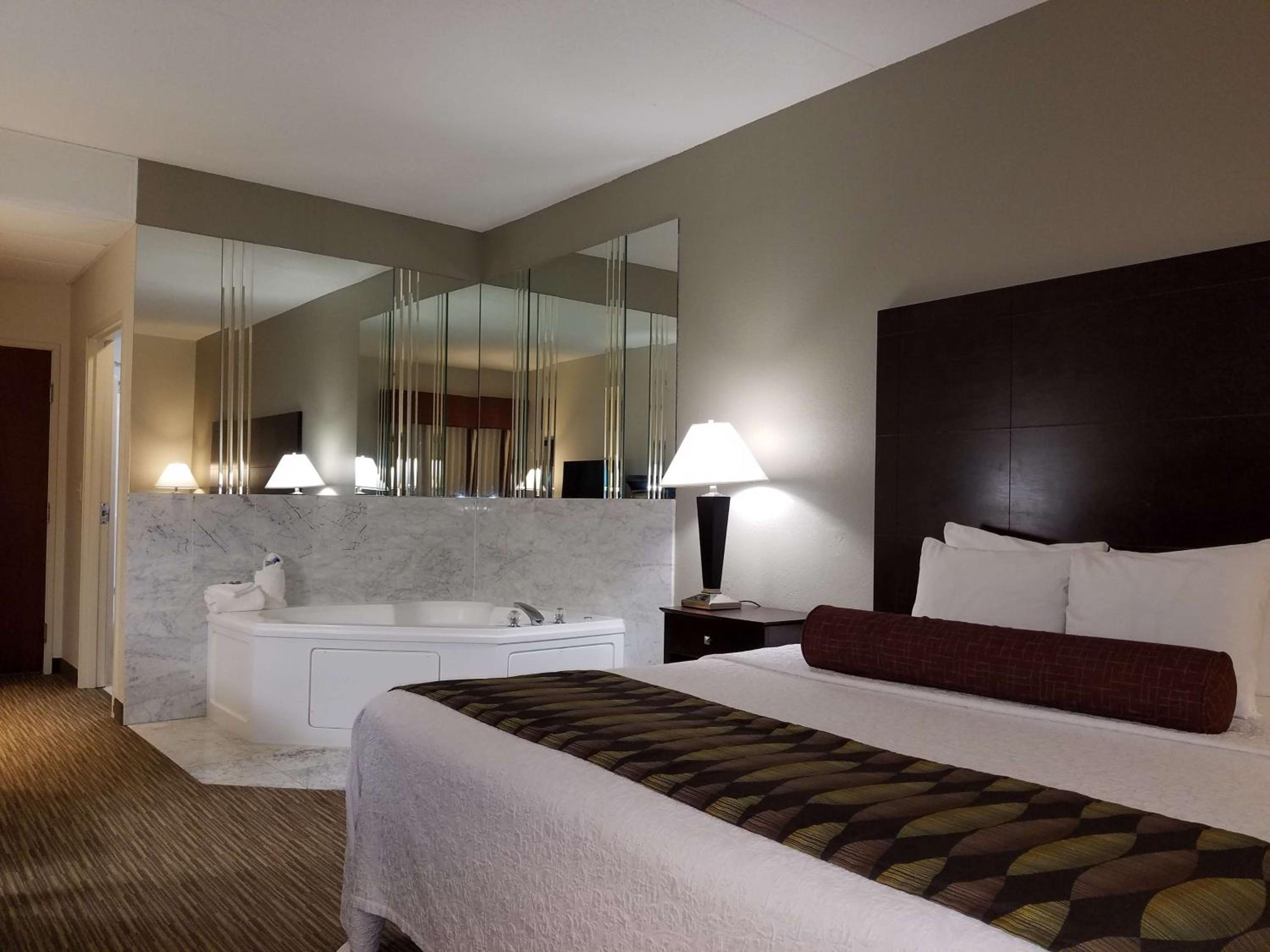 King Room with Whirlpool - Non-smoking - Photo 3