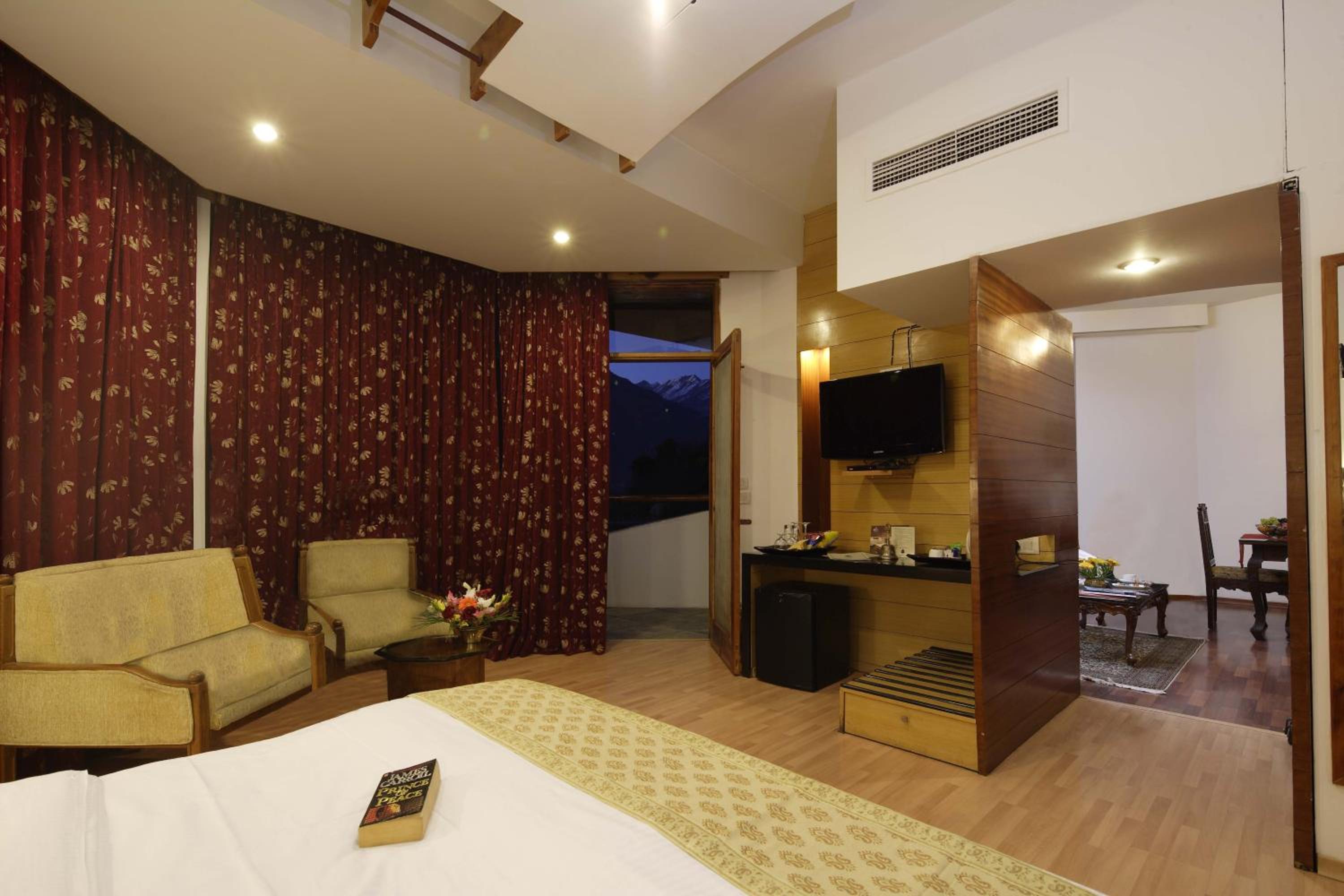 Deluxe Suite - Rs.500/person credit on SPA usage - Photo 1