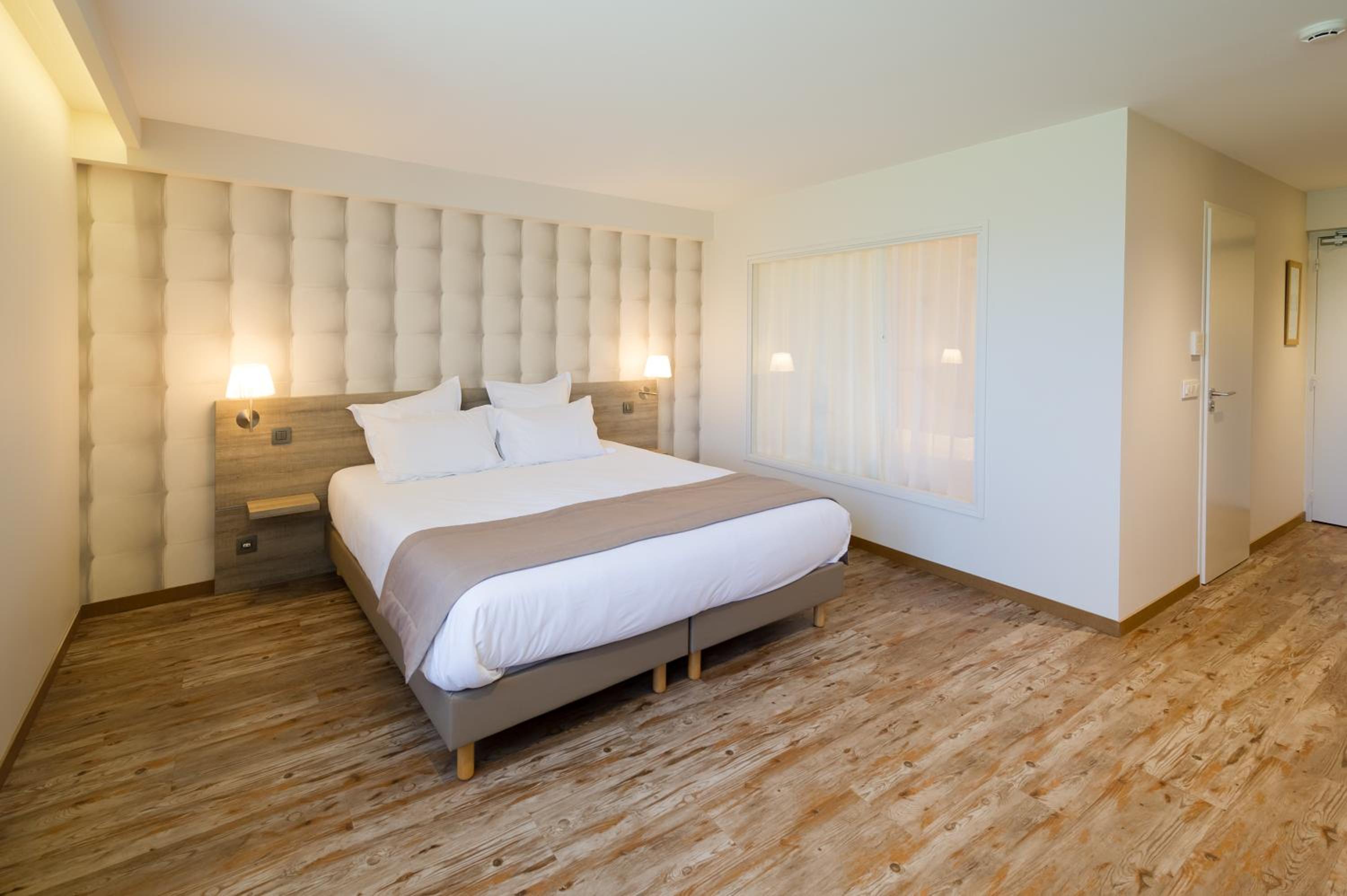 Suite - Photo 2