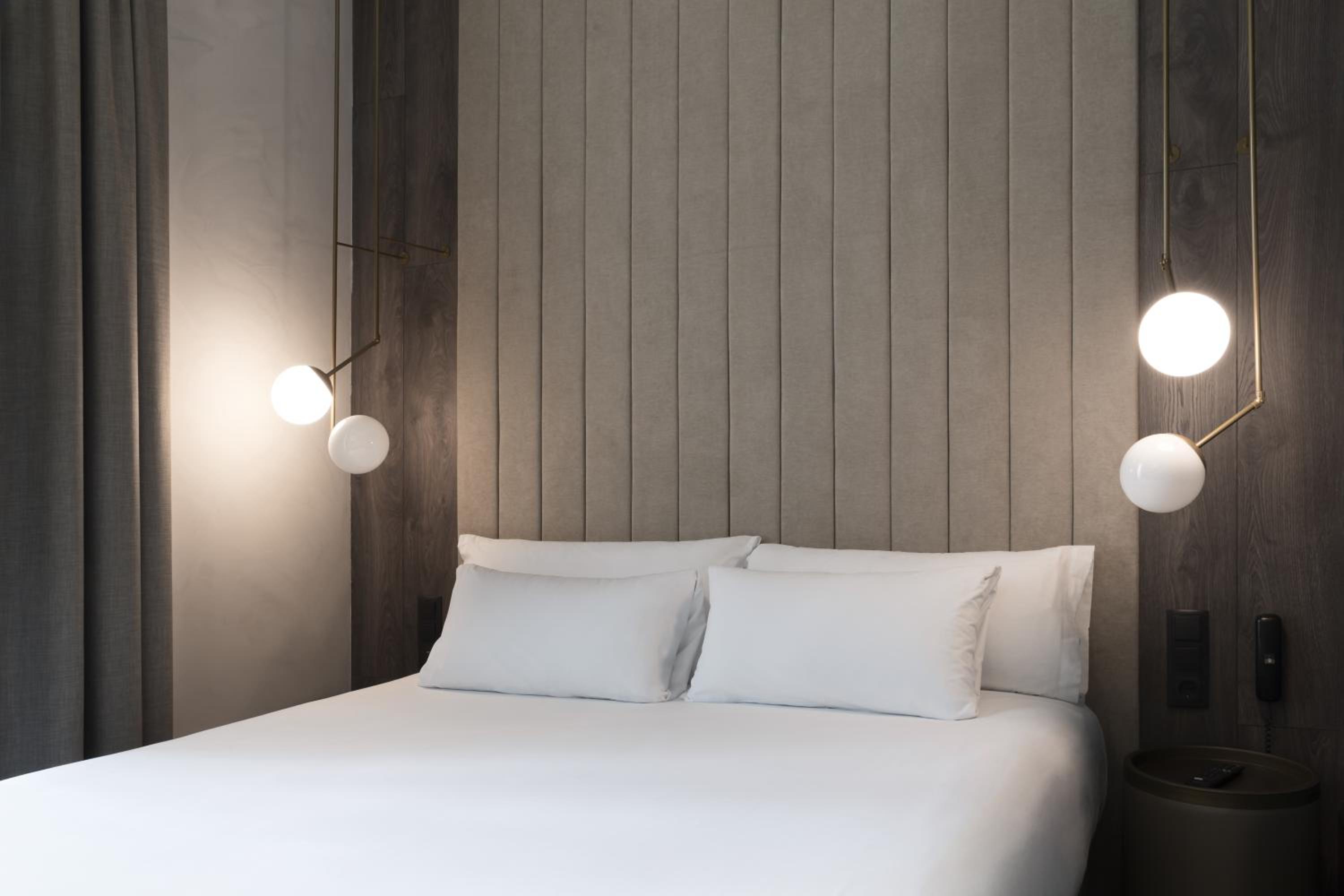 Double or Twin Room (1-2 Adults) photo 2