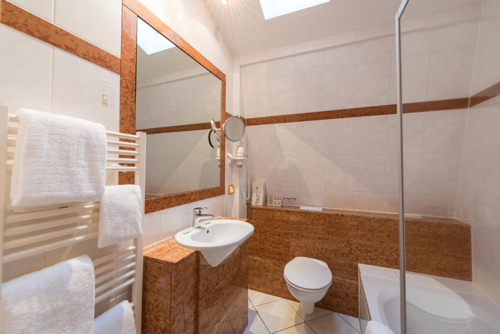 Double Room - Photo 2
