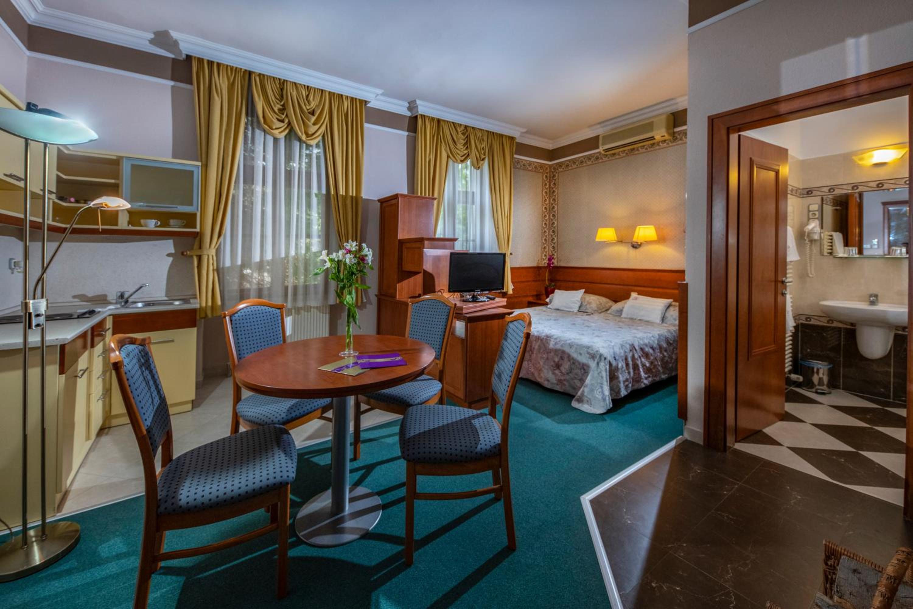 Junior Suite - Photo 1