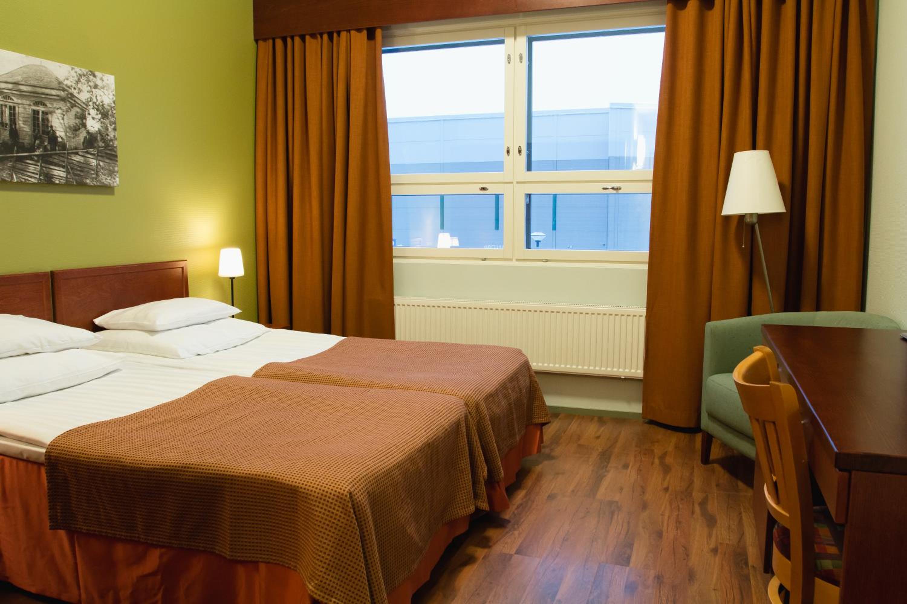 Standard Twin Room - Photo 3