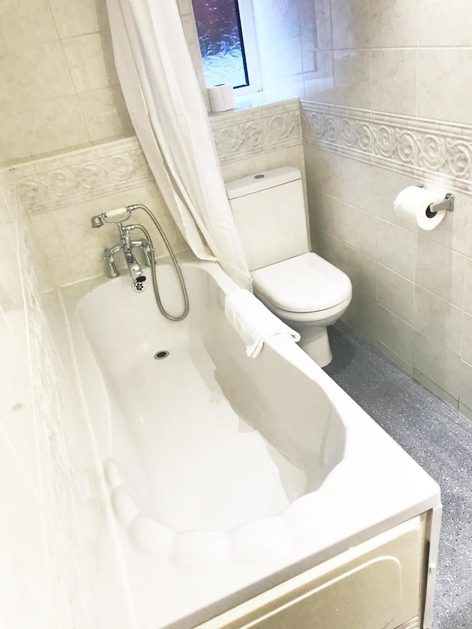Single Room with Private External Bathroom photo 2