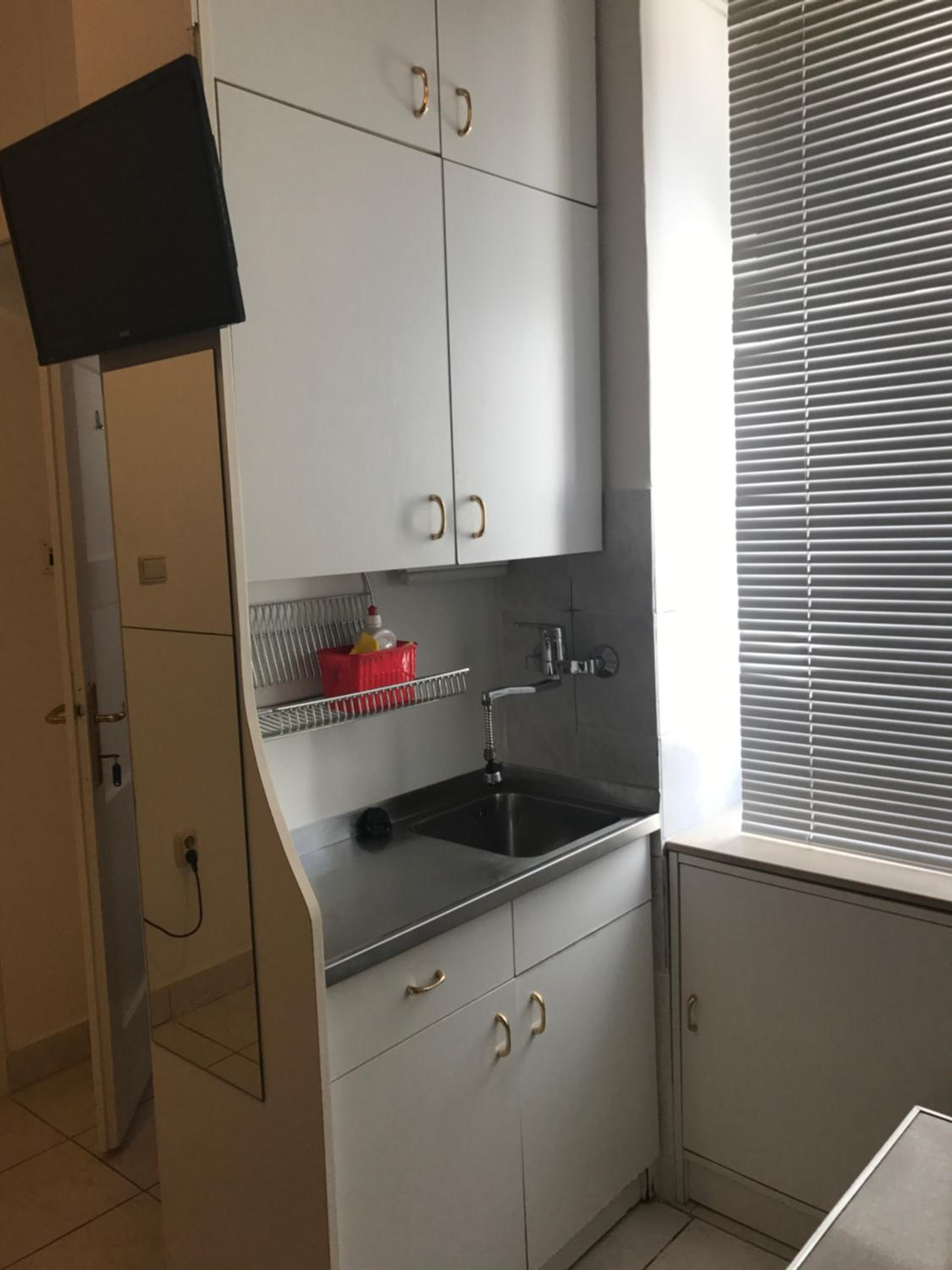 Studio Apartment - Photo 18