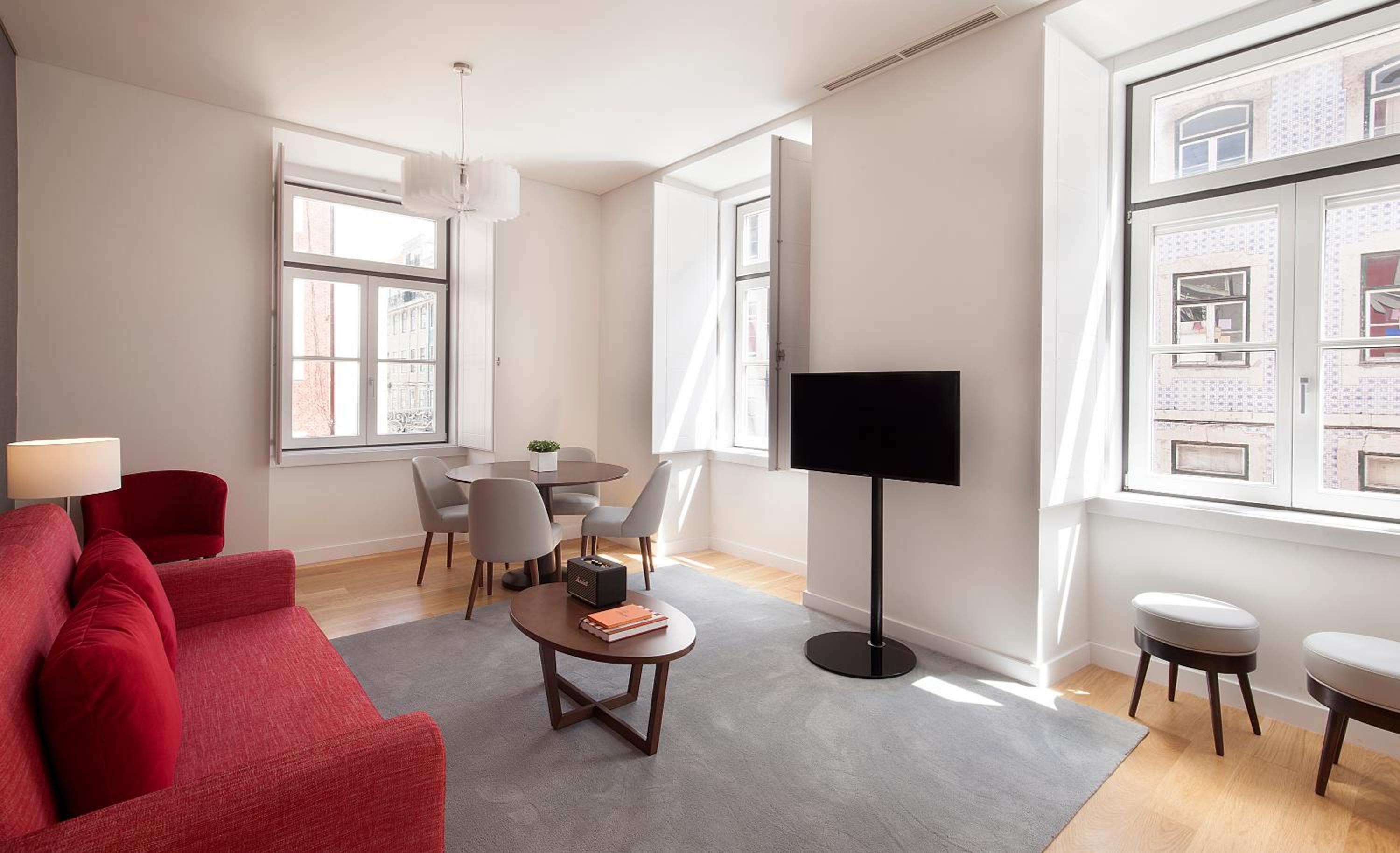 One-Bedroom Apartment photo 2