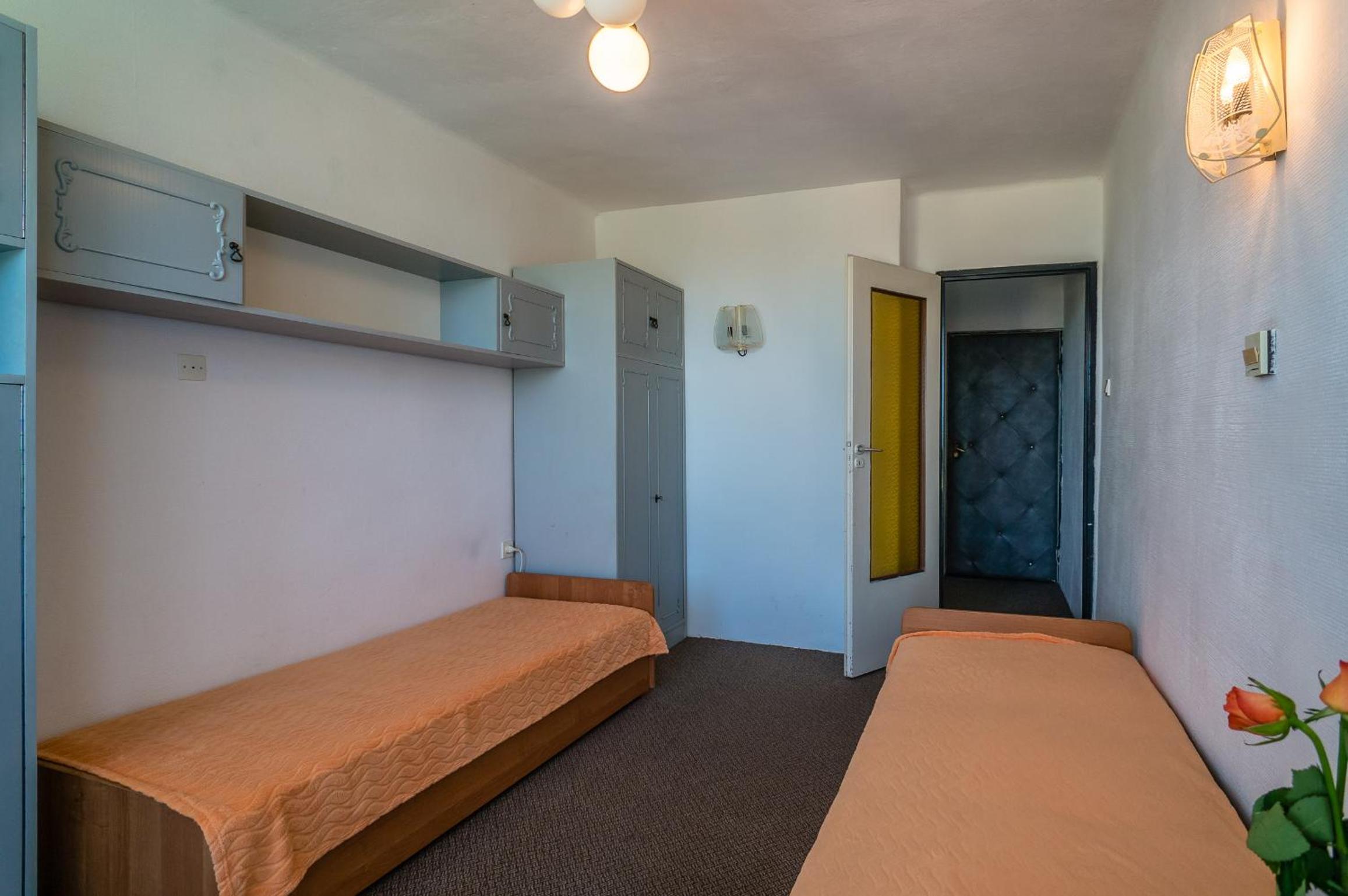 Twin Room - Photo 9