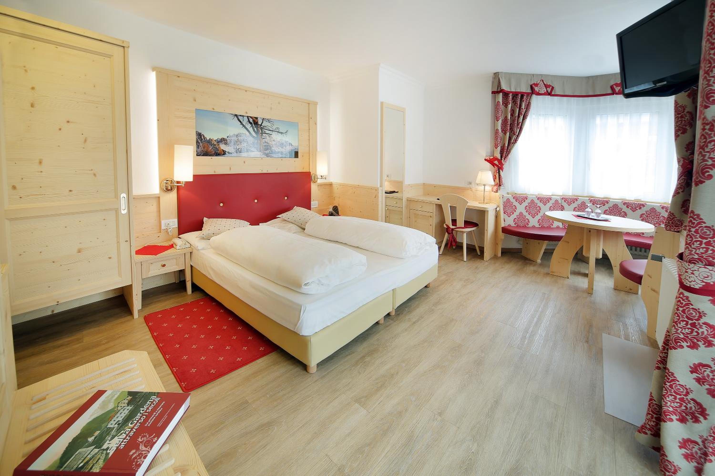 Junior Suite with Mountain View