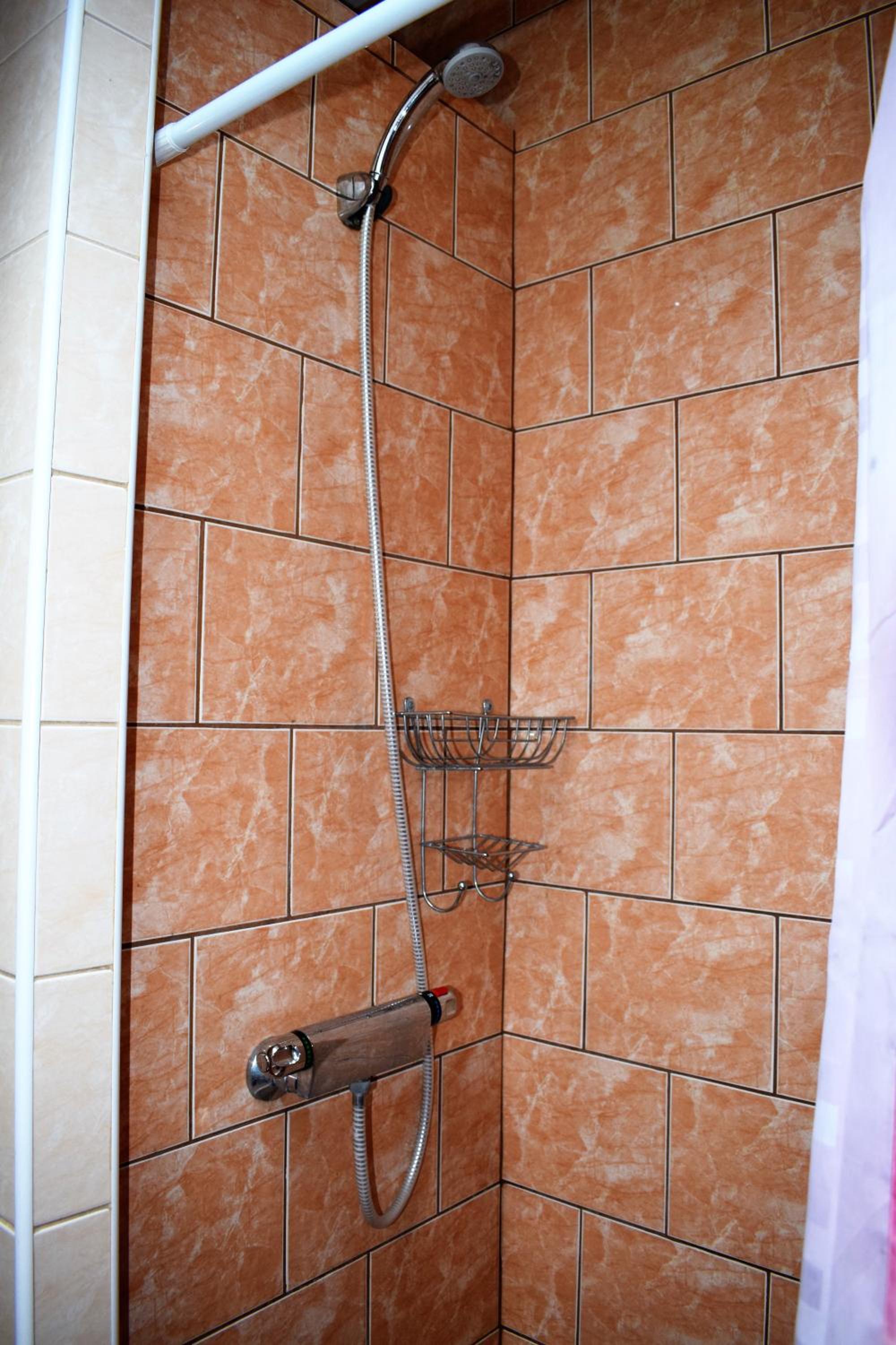 Quadruple Room - Photo 1