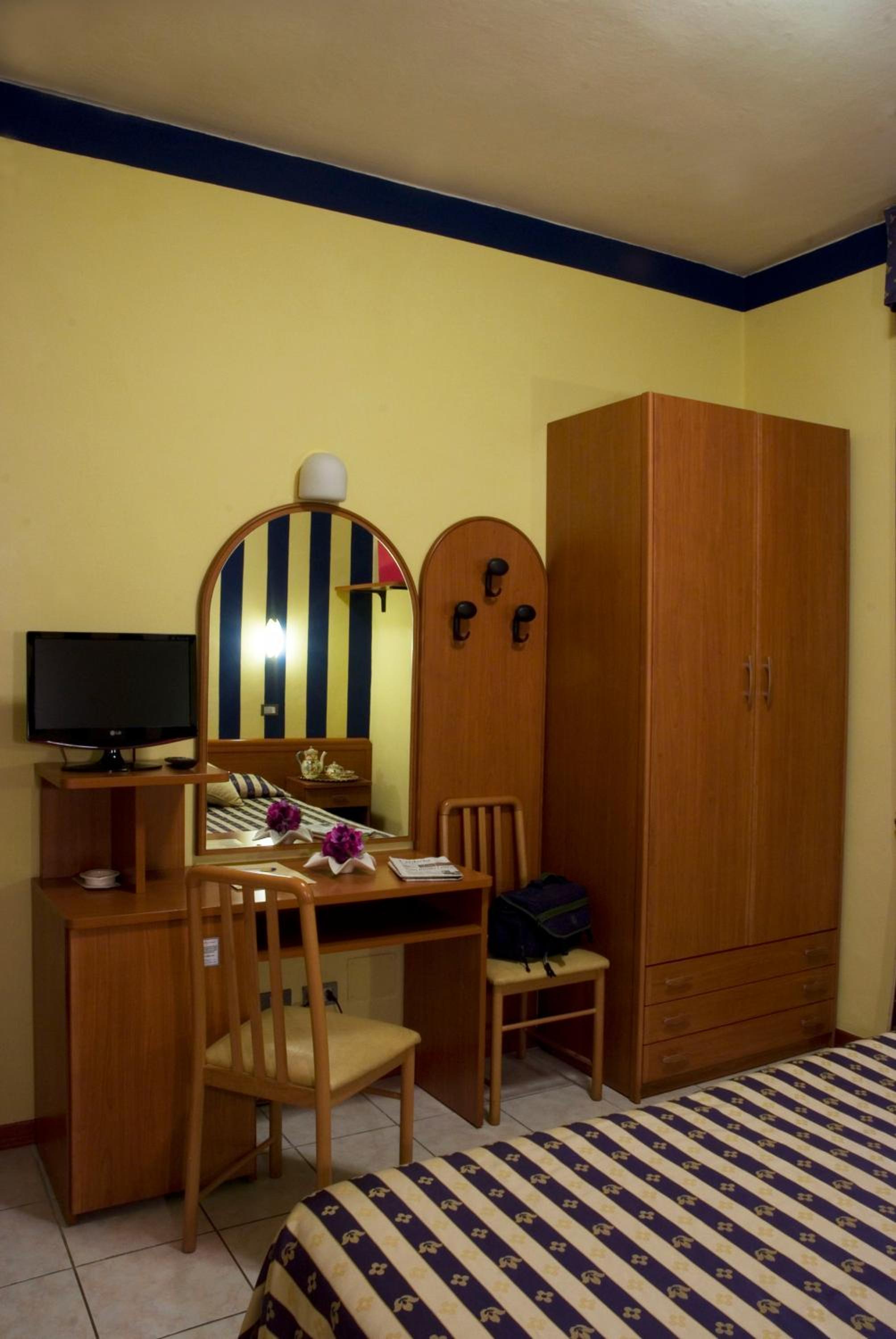 Double Room - Photo 13
