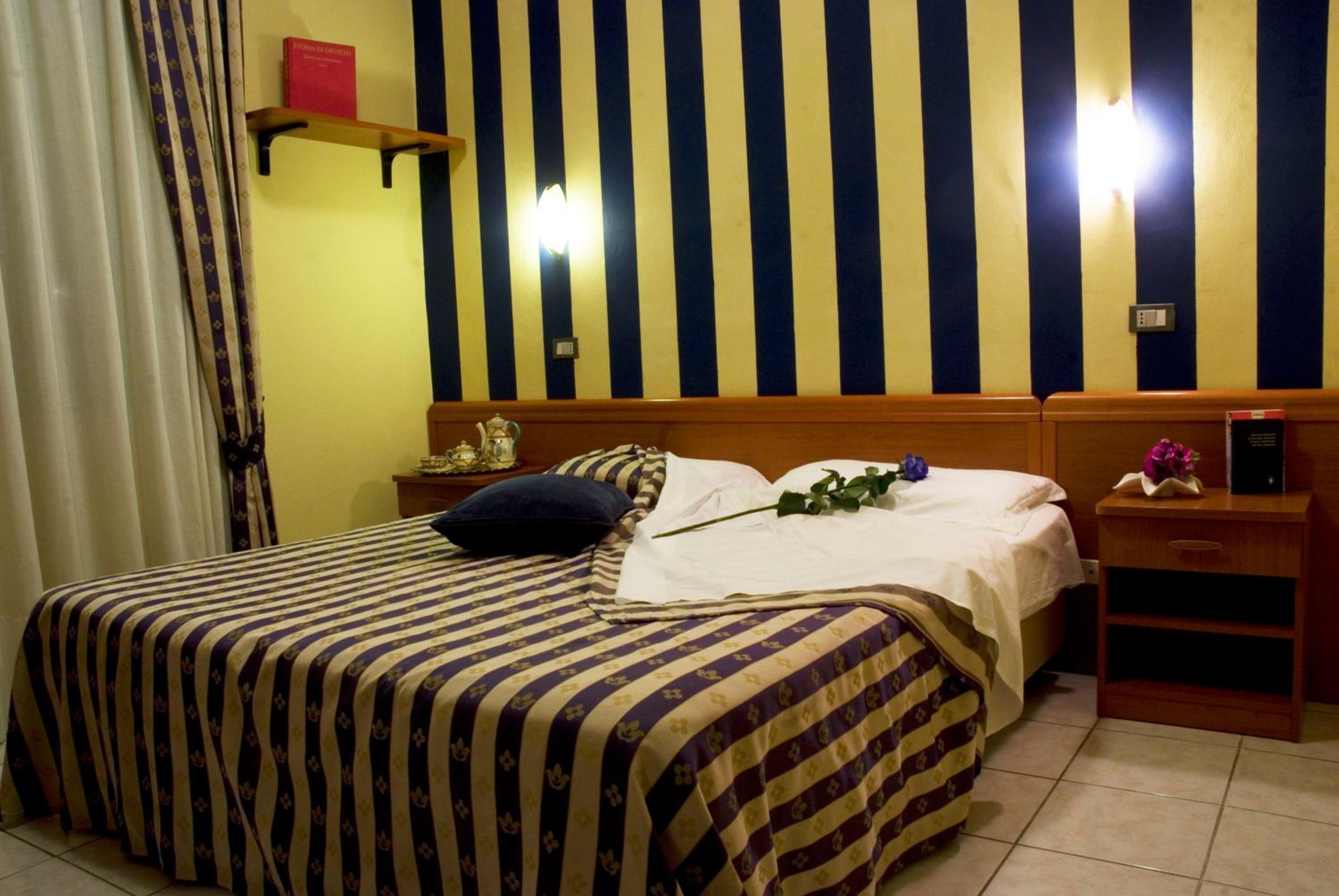Double Room - Photo 11