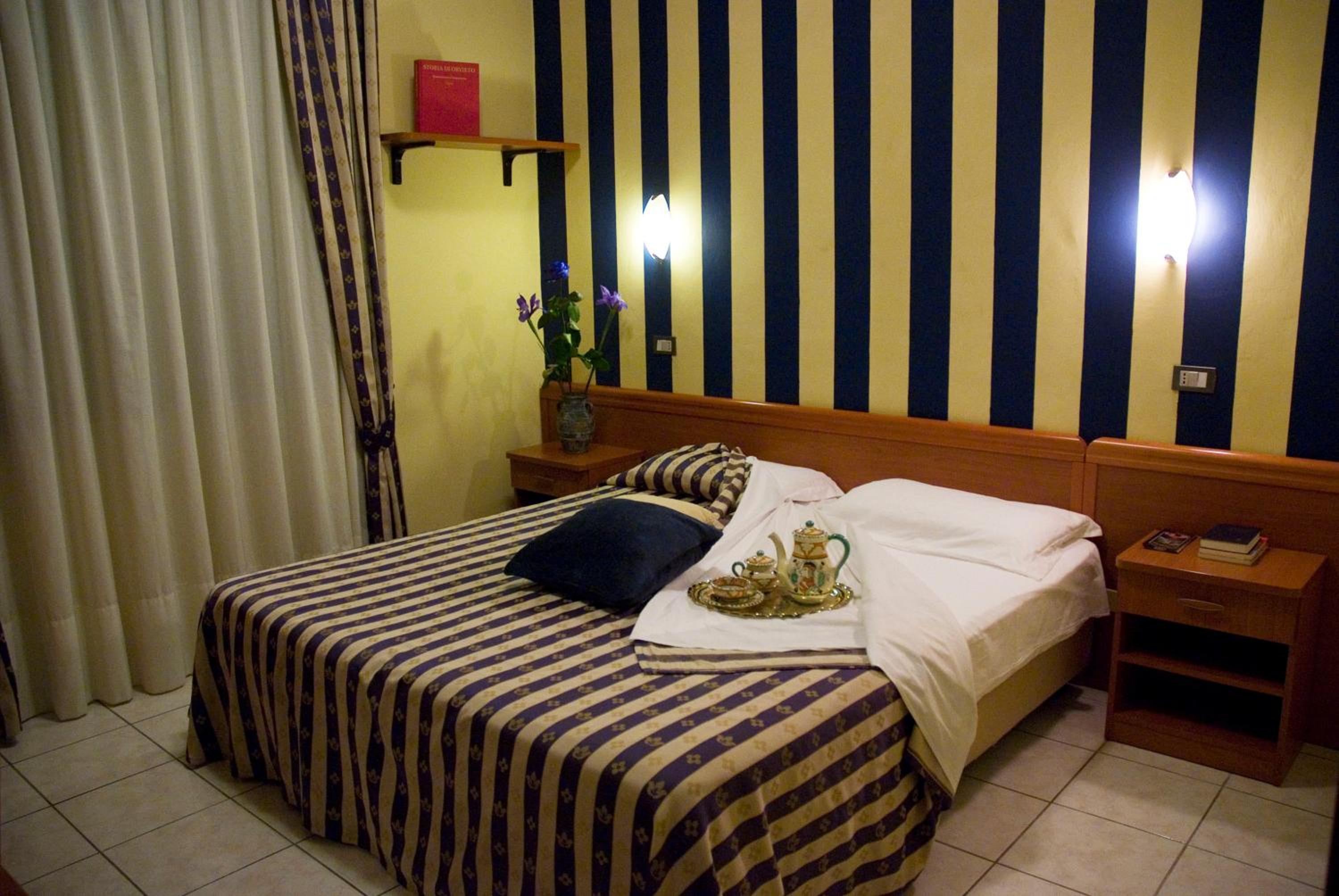 Double Room - Photo 9