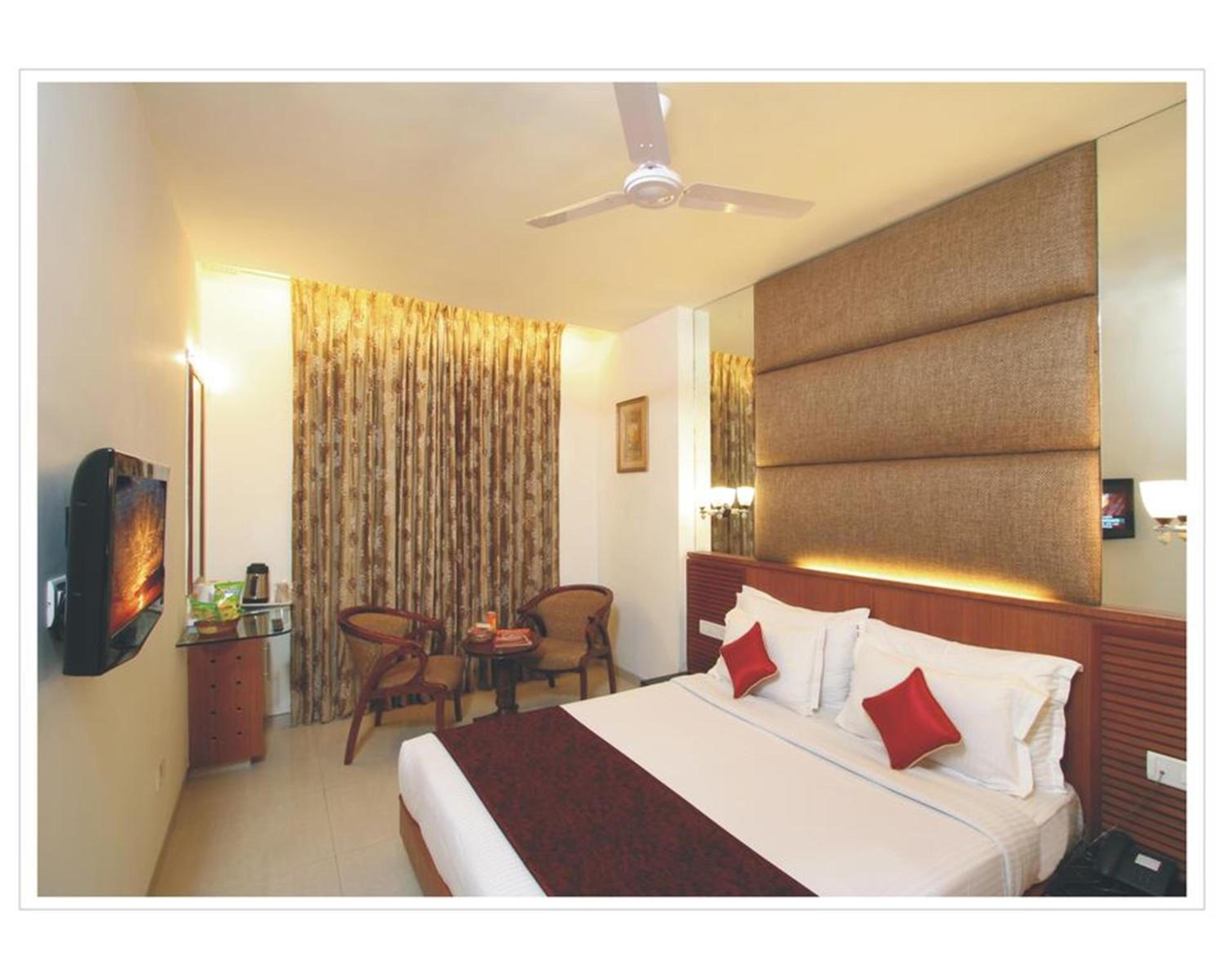 Deluxe Double Room - Photo 8