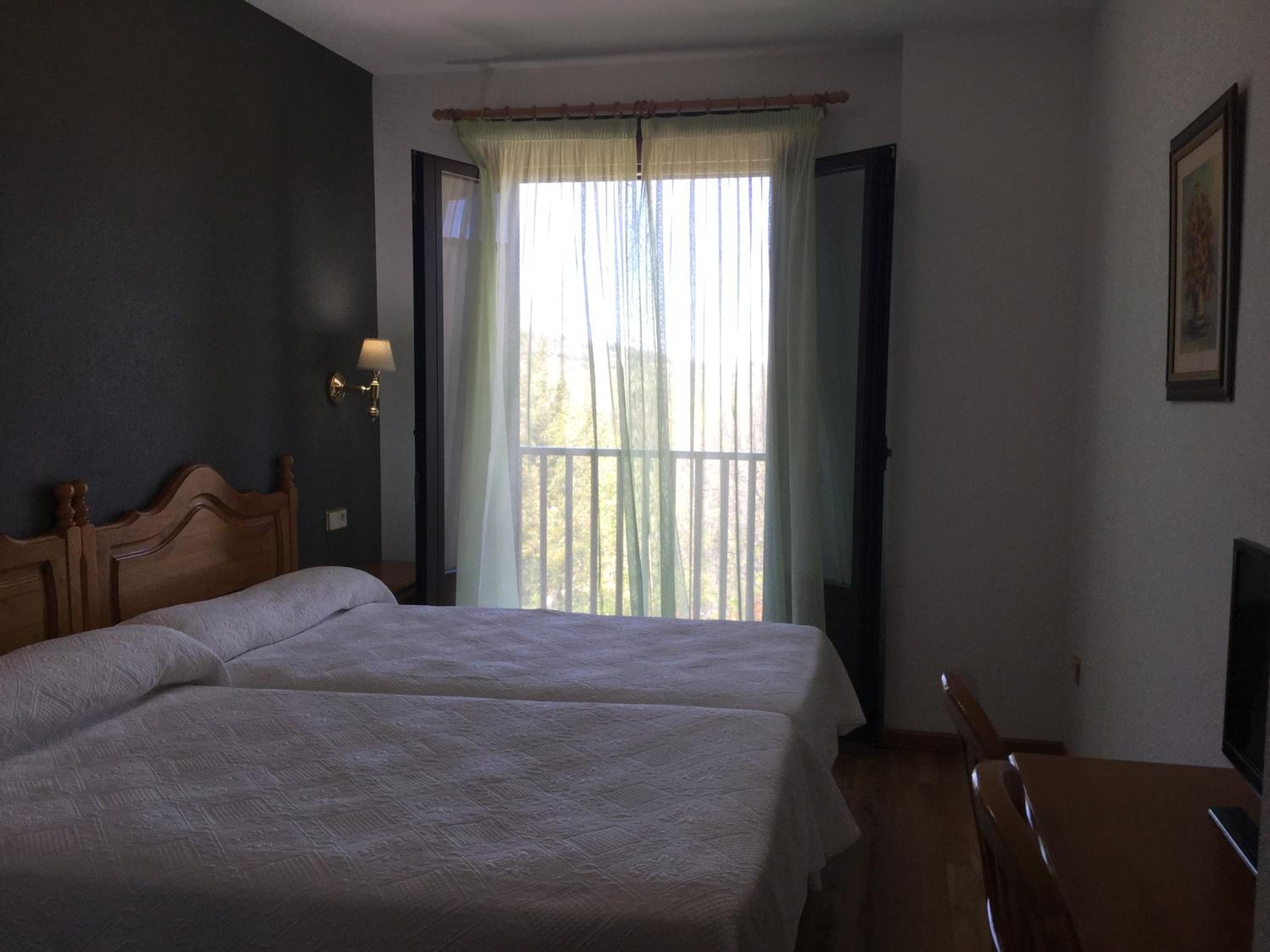 Double or Twin Room with Balcony photo 2