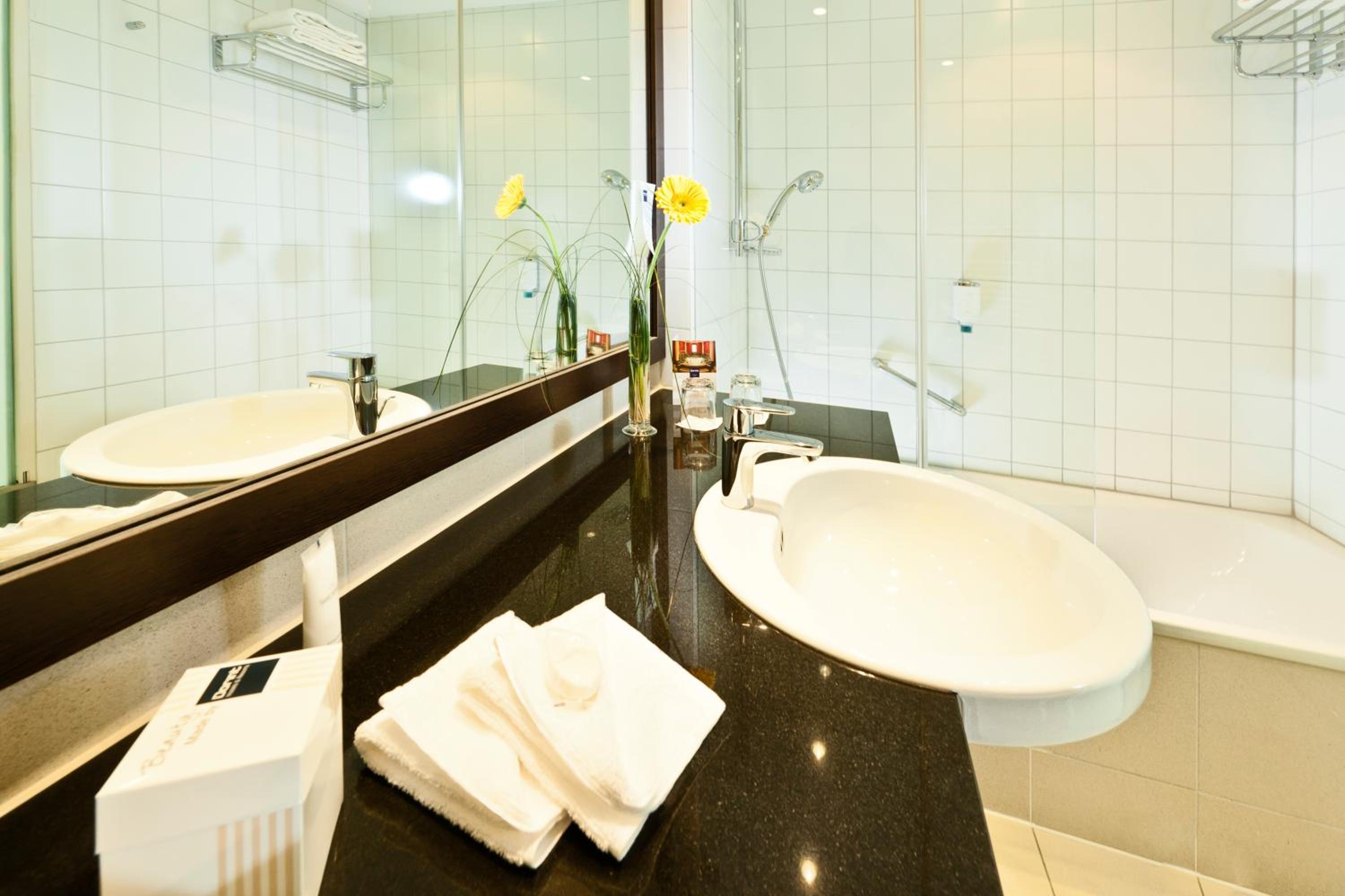 Superior Room - Photo 11