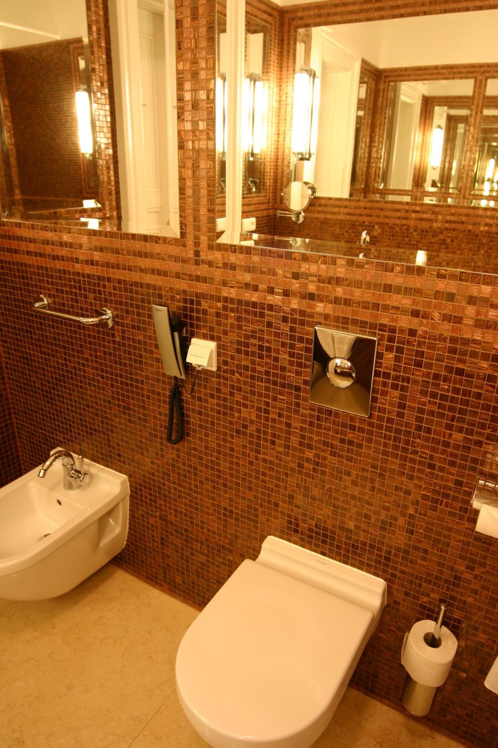Suite with Old Town Square View