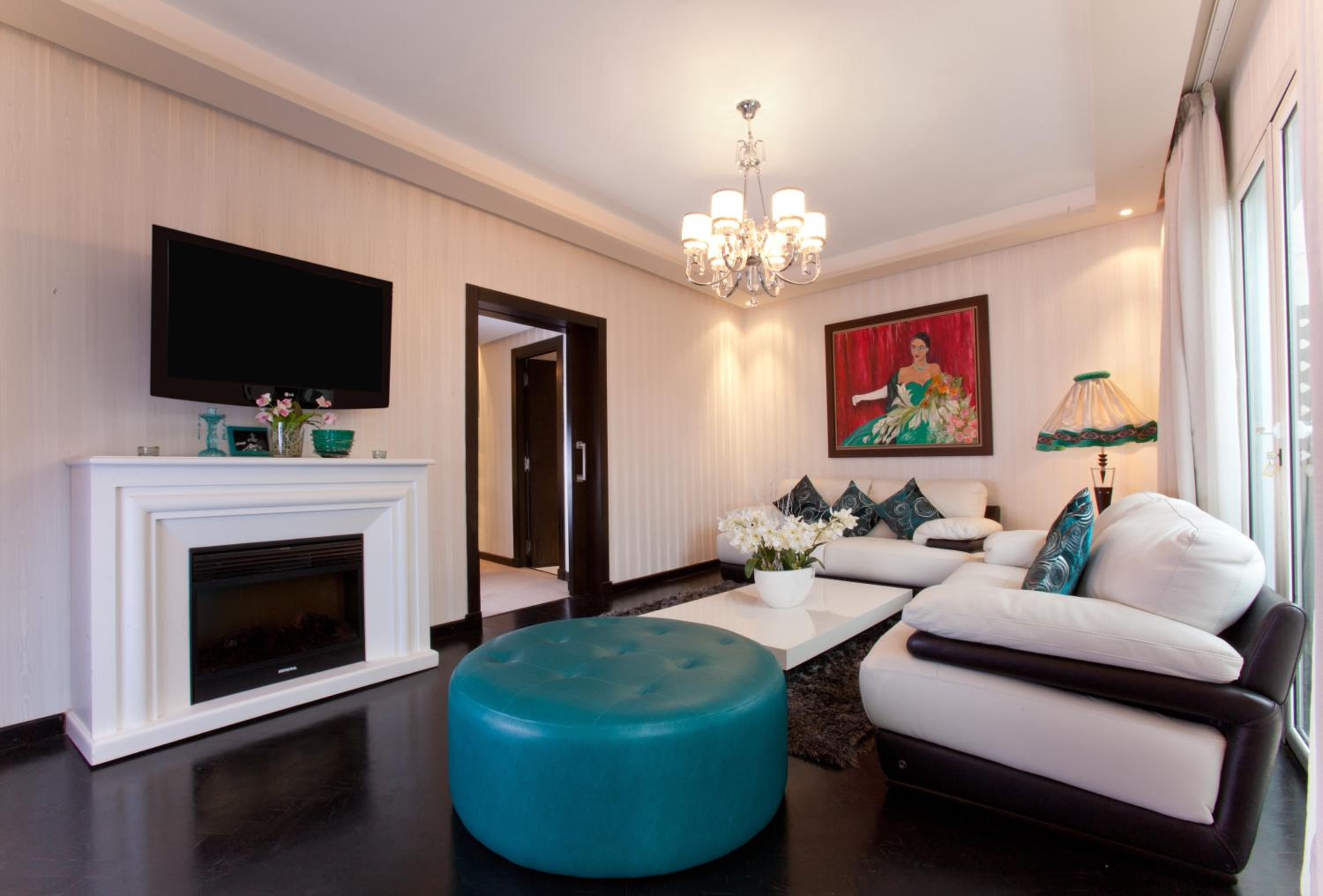 Prestige Suite with Balcony - Photo 3
