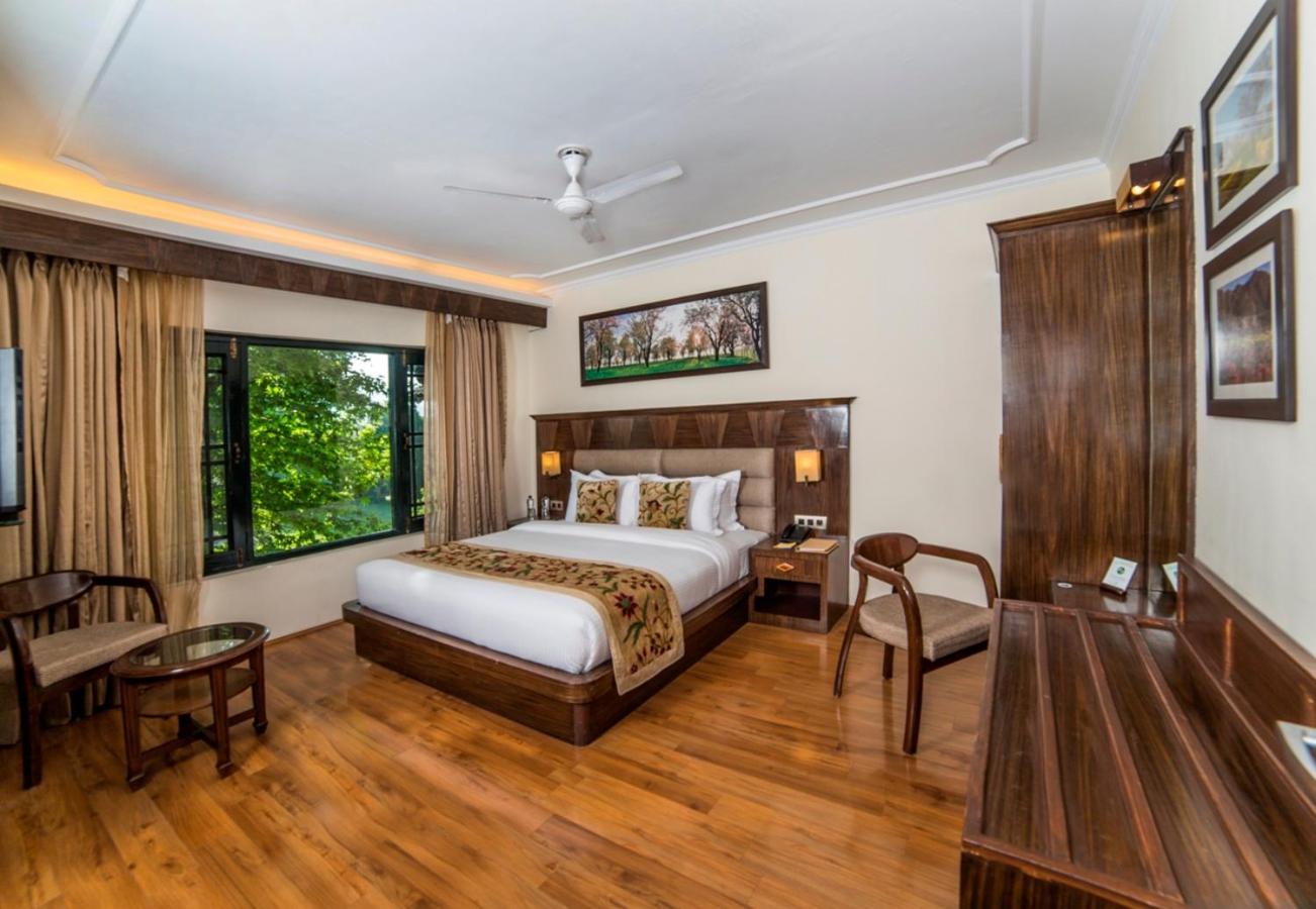 Superior King Room (Complimentary INR 500 Hotel Credit redeemable on Food & Beverages and Free Room Upgrade, Subject to Availability) photo 2