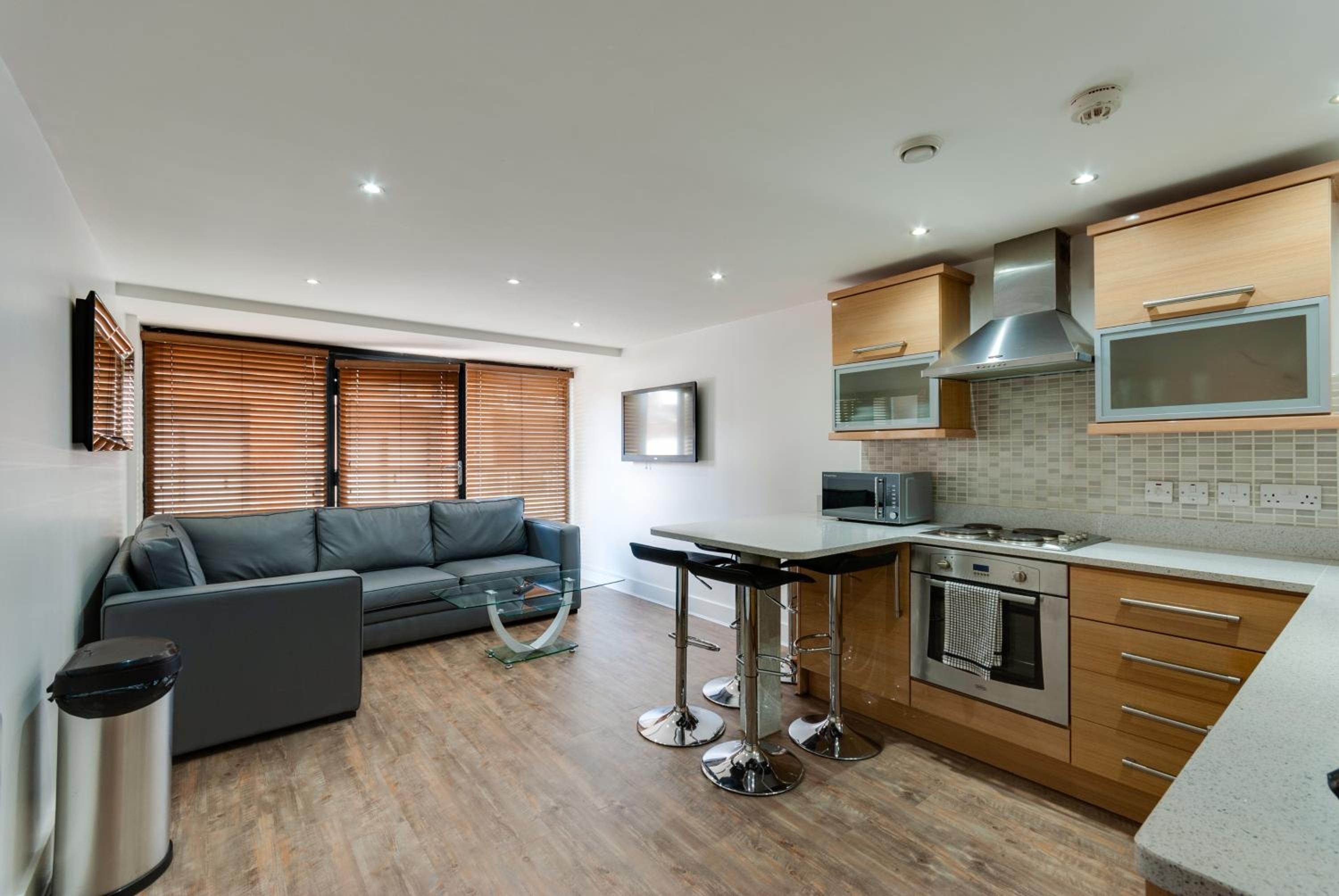 Two-Bedroom Apartment - Photo 21