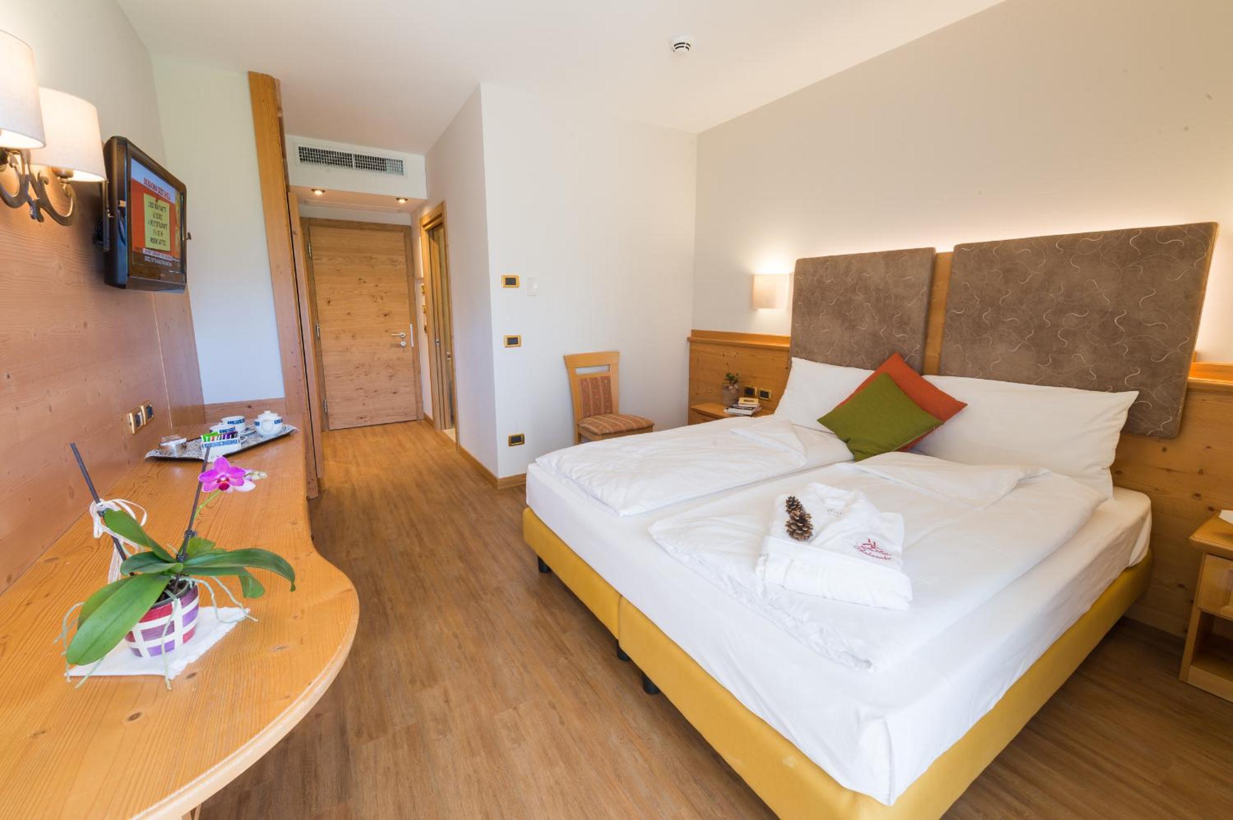 Panorama Superior Double or Twin Room with View - Photo 2