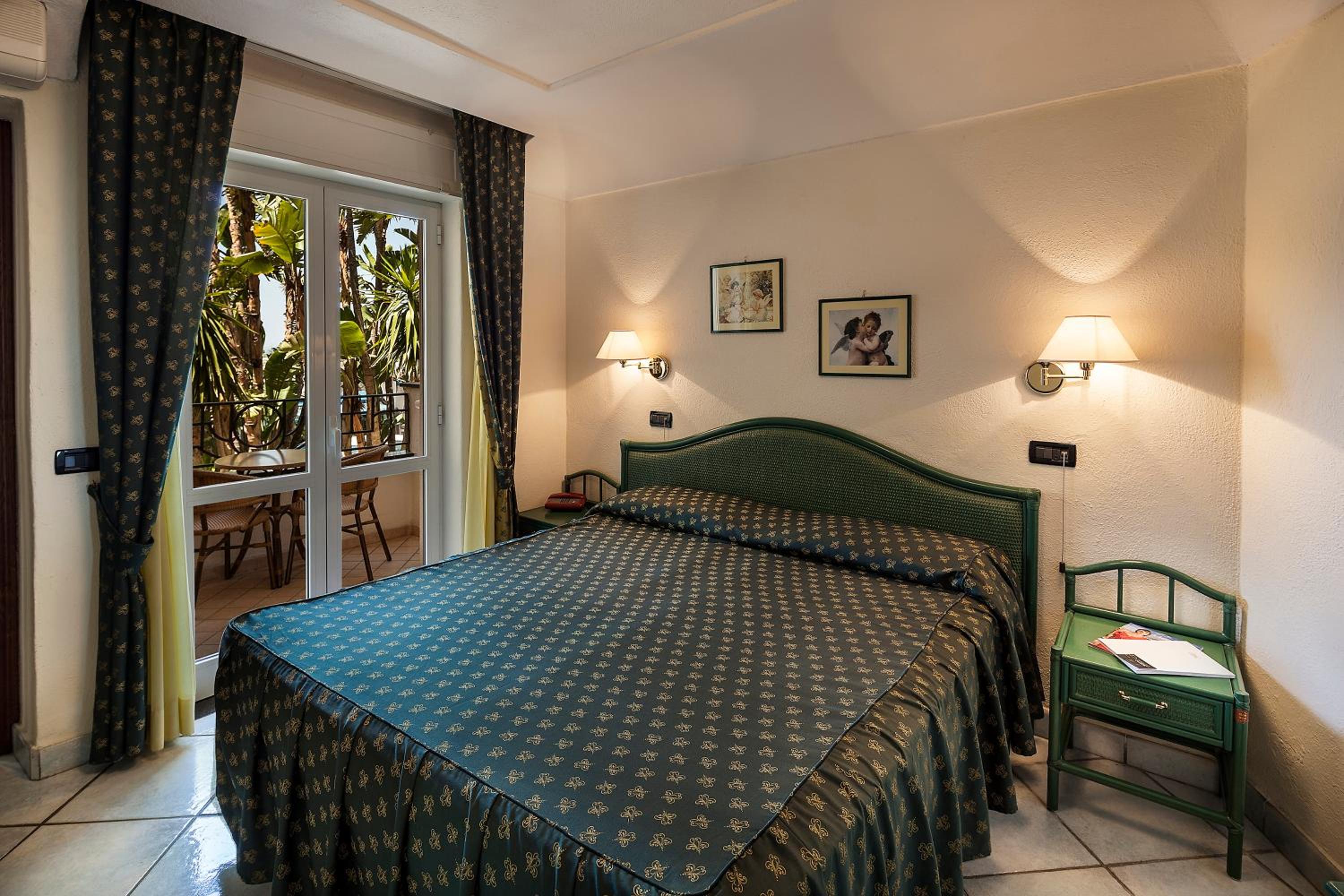 Classic Double Room