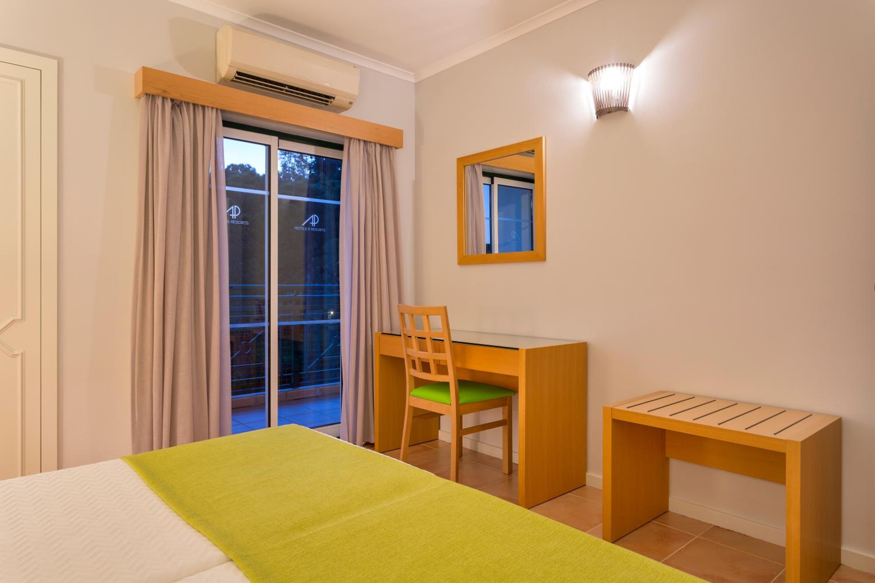 One-Bedroom Apartment (2 Adults + 2 Children) - Photo 8