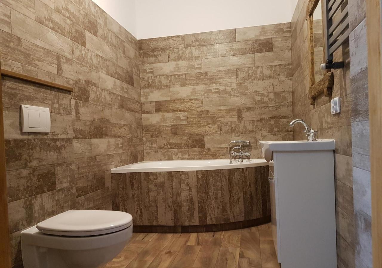 Family Suite with Balcony - Photo 5