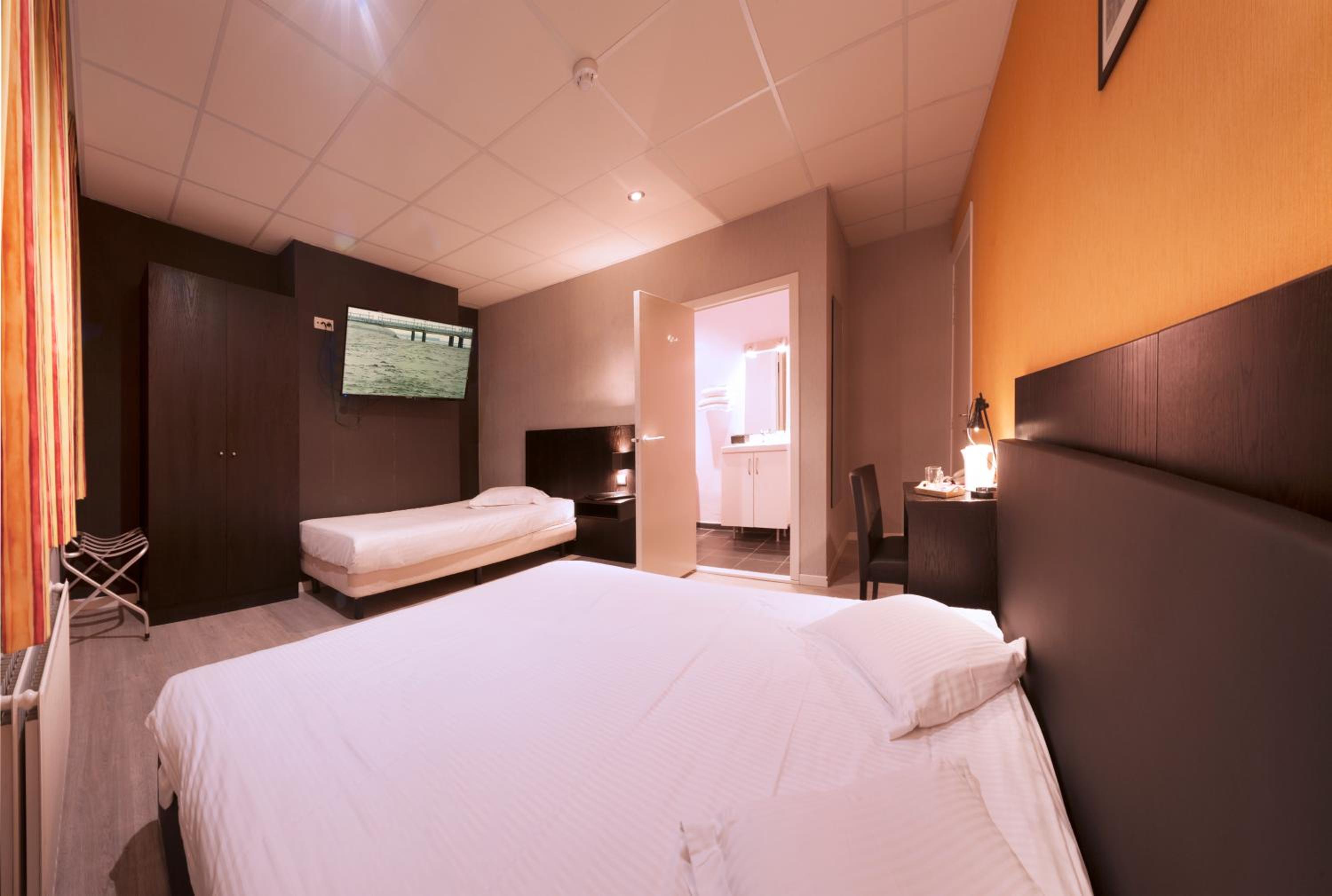 Standard Triple Room - Photo 1