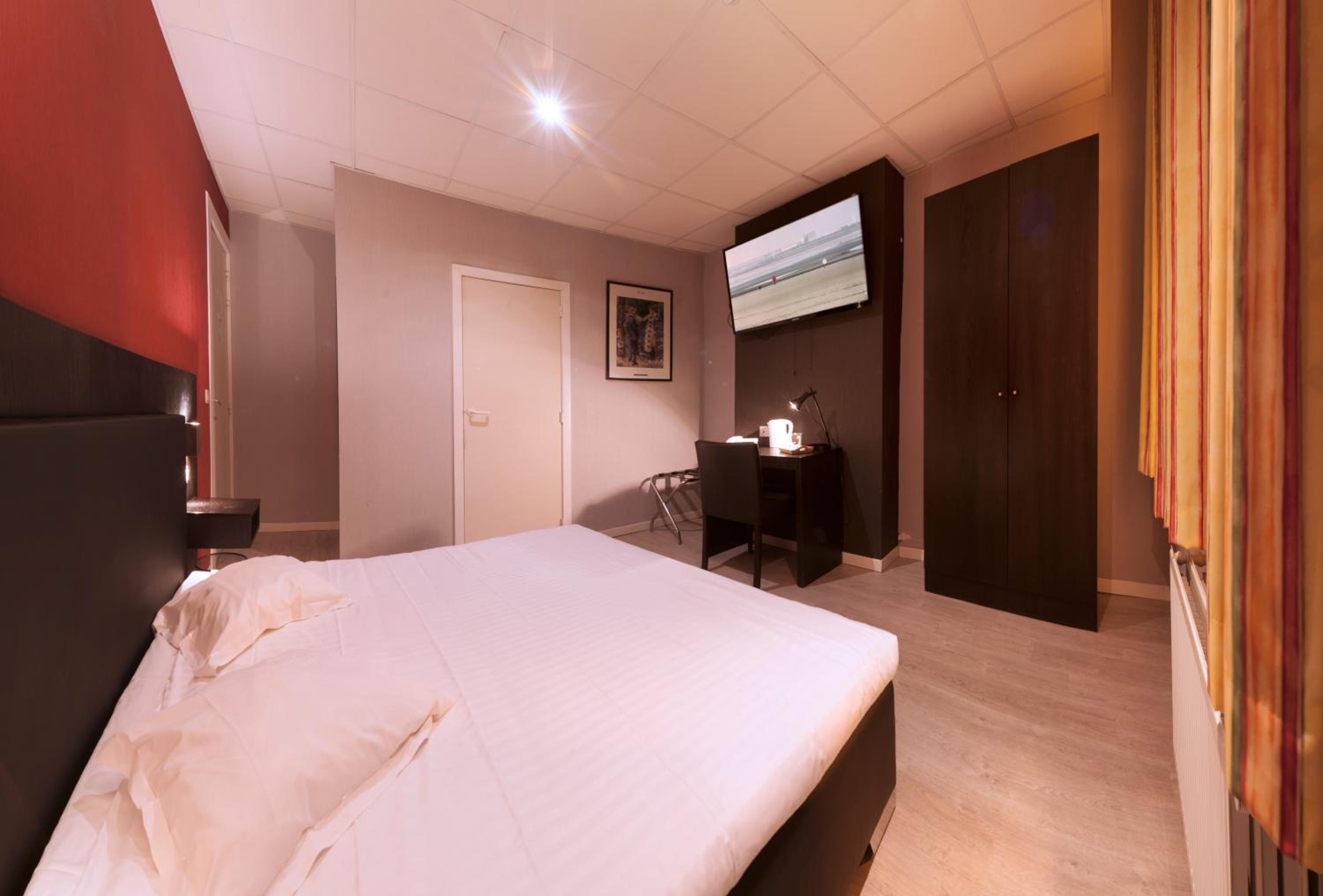 Standard Double Room - Photo 1