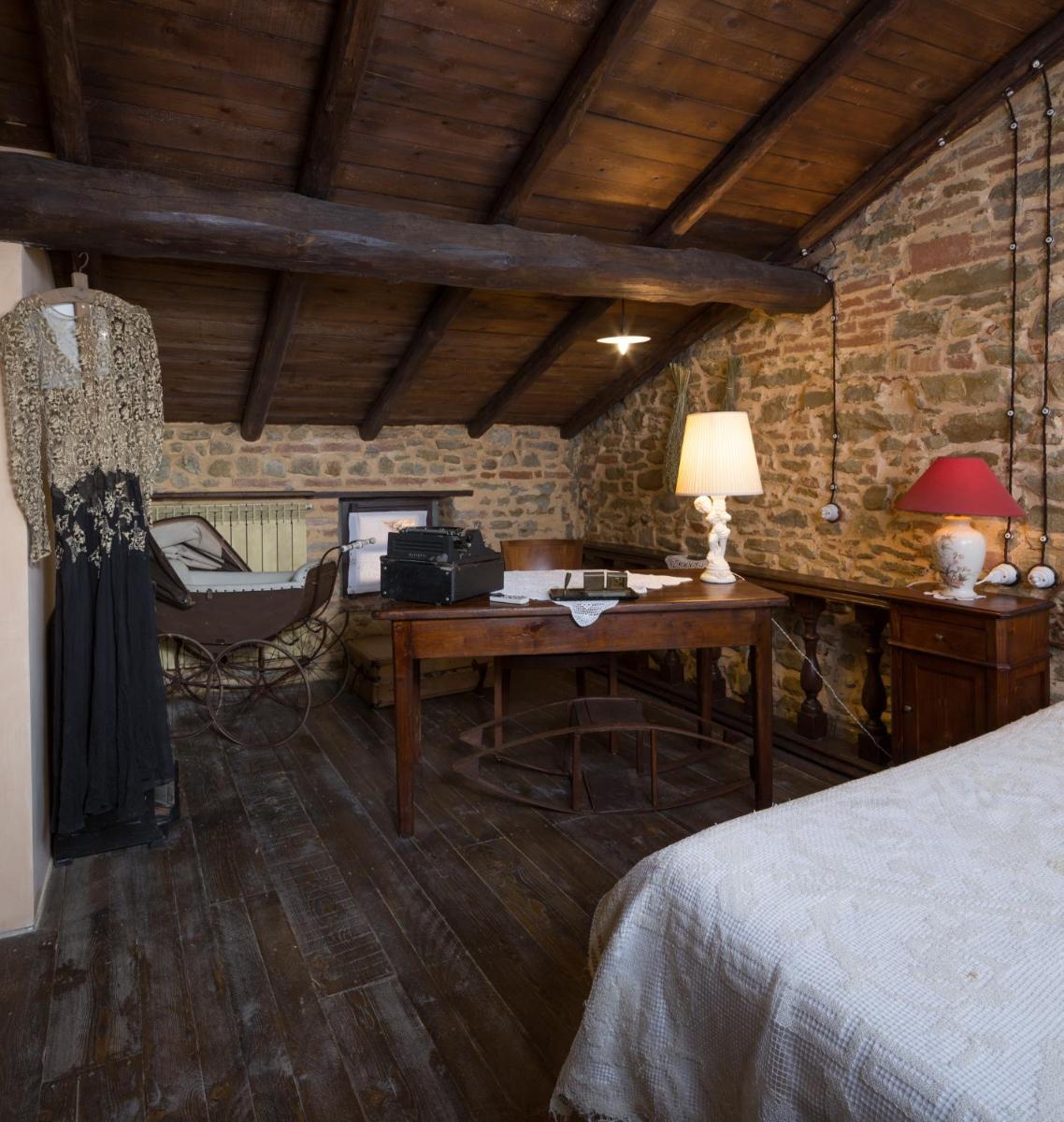 Superior King Room photo 2