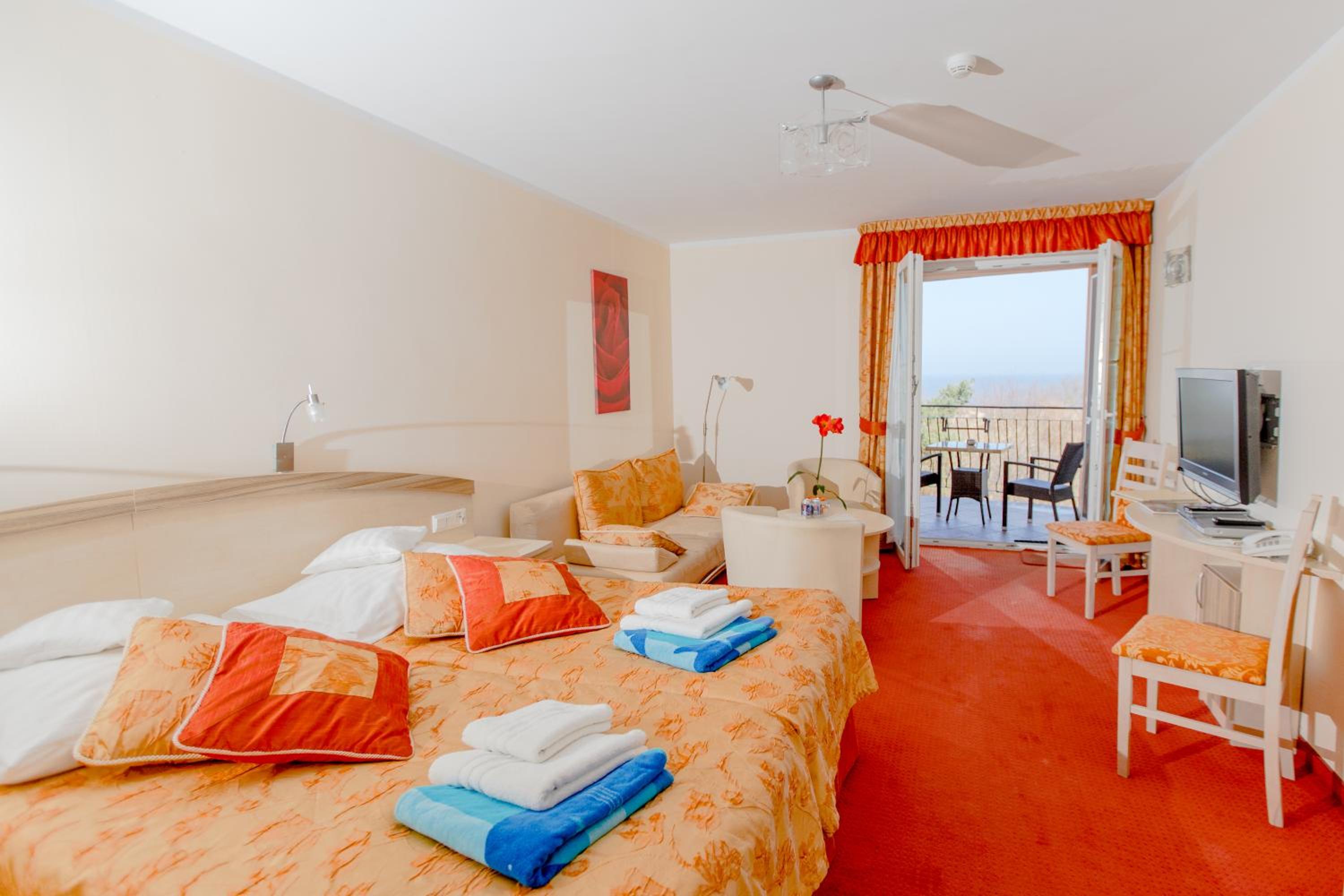 Double Room with Balcony and Sea View photo 1