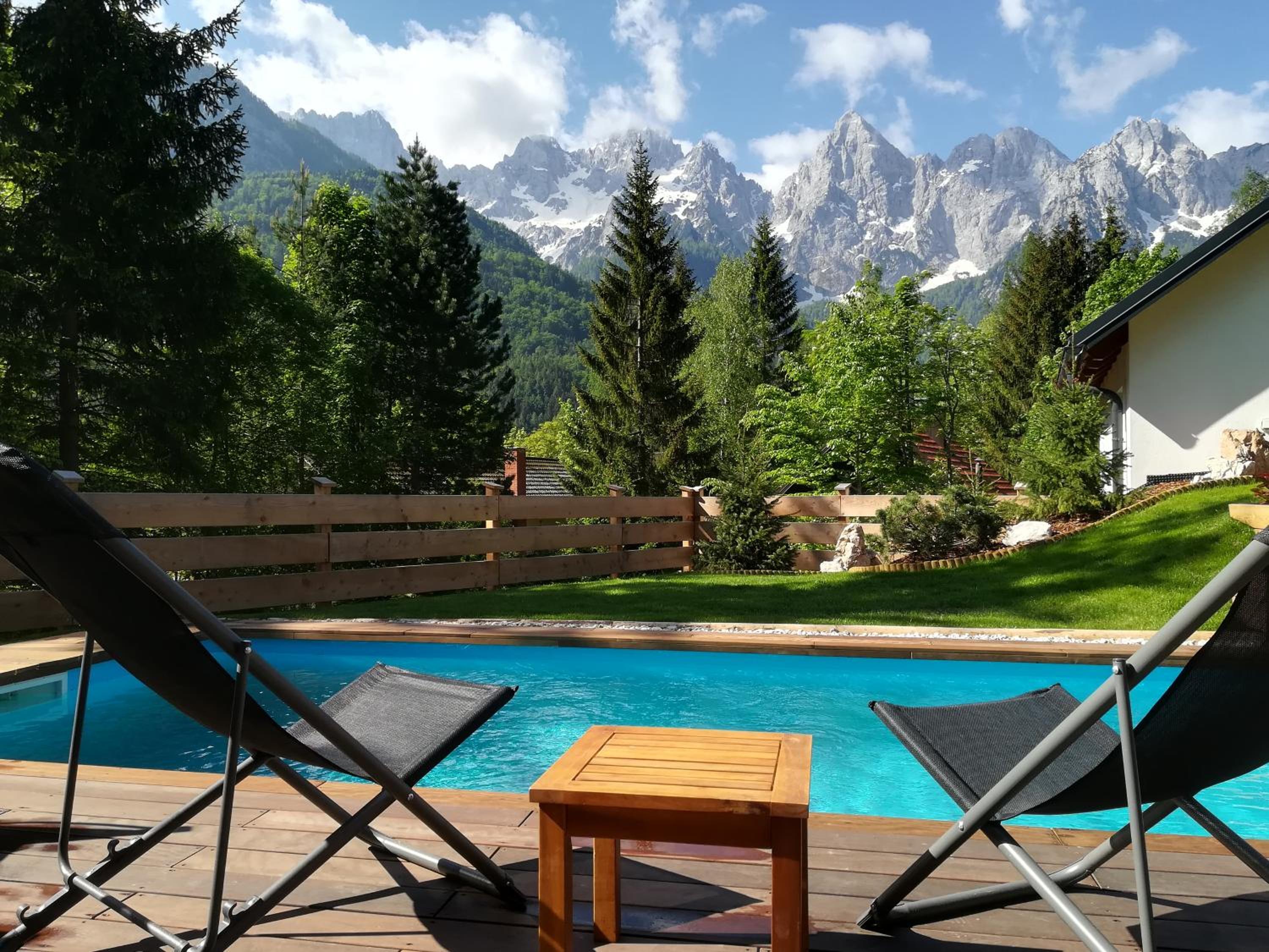 Three-Bedroom House with Private Pool  photo 2