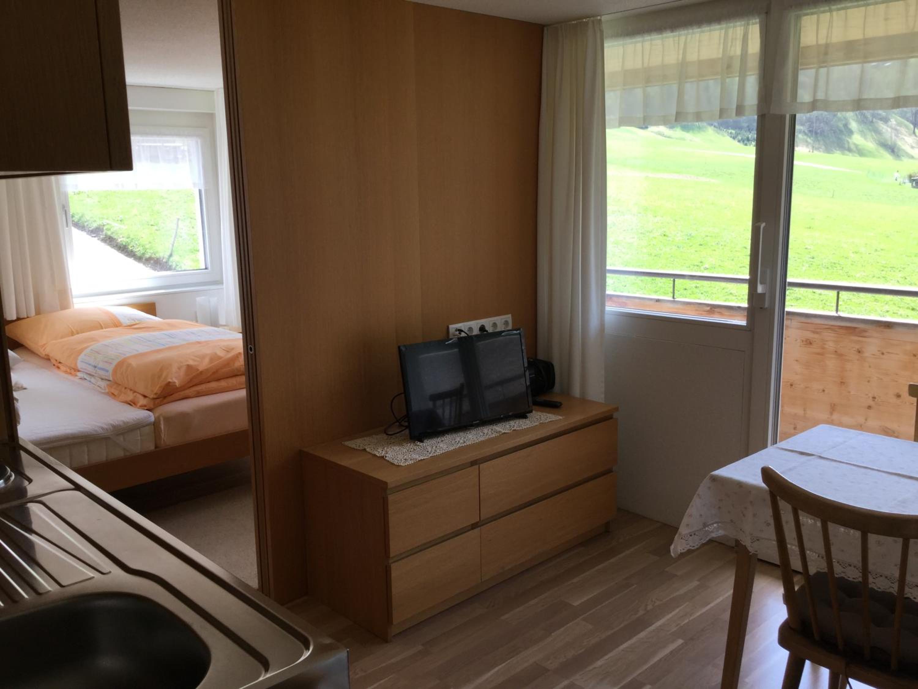 Apartment with Balcony photo 3