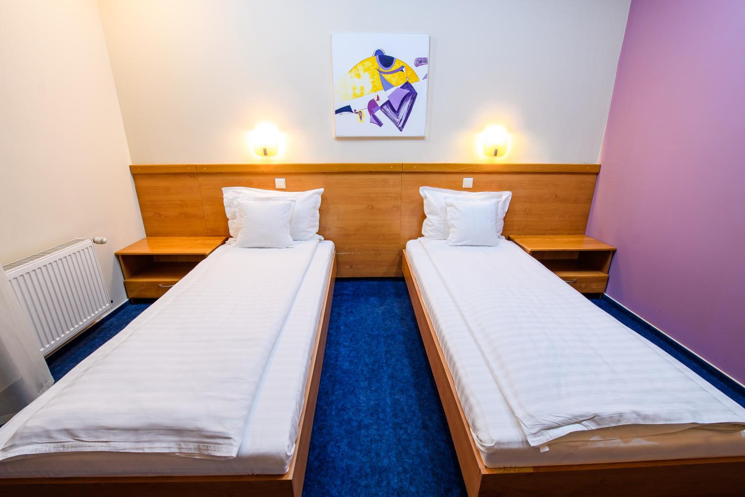 Double or Twin Room - Photo 4