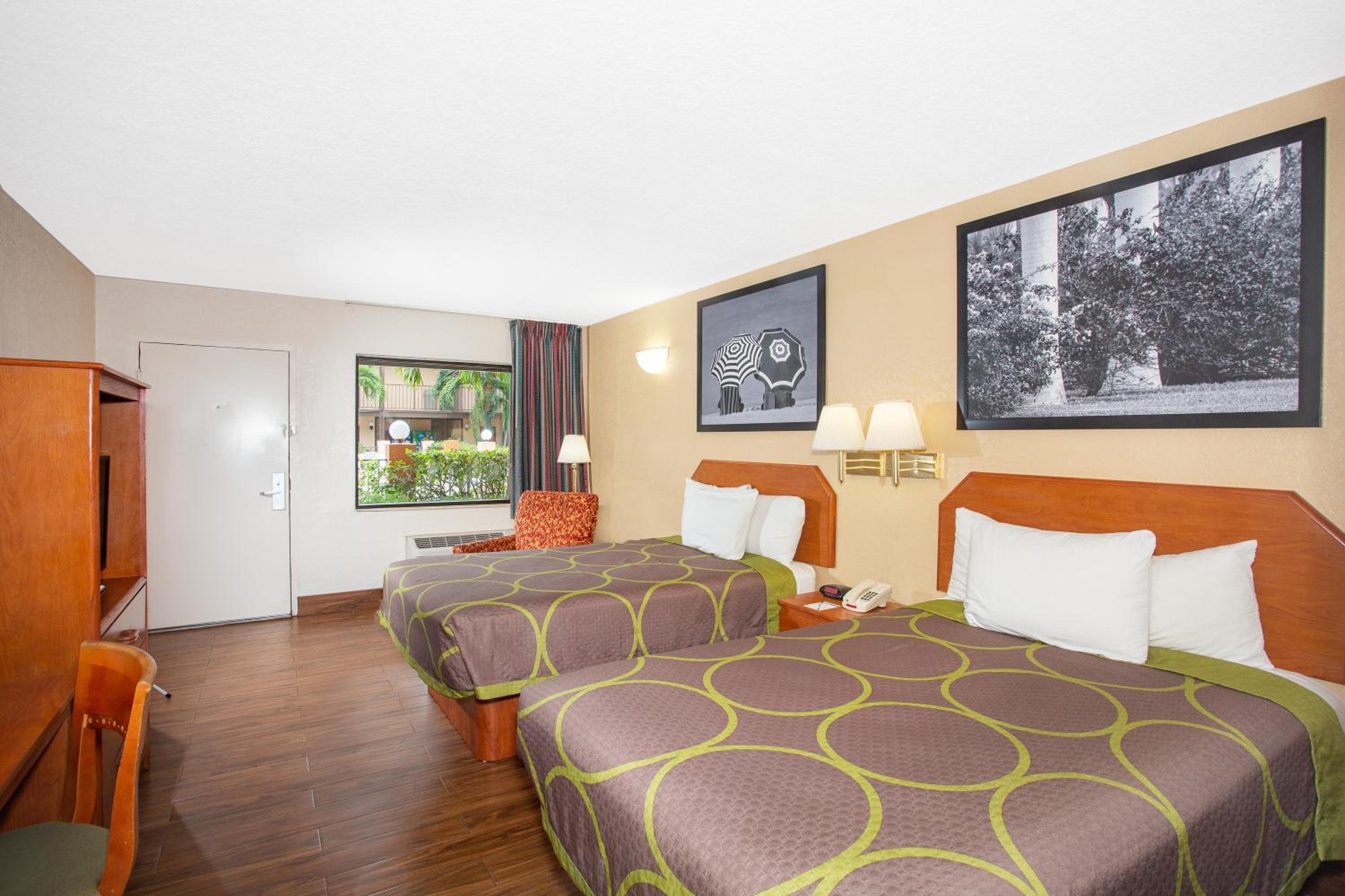 Double Room with Two Double Beds - Non-Smoking - Photo 1